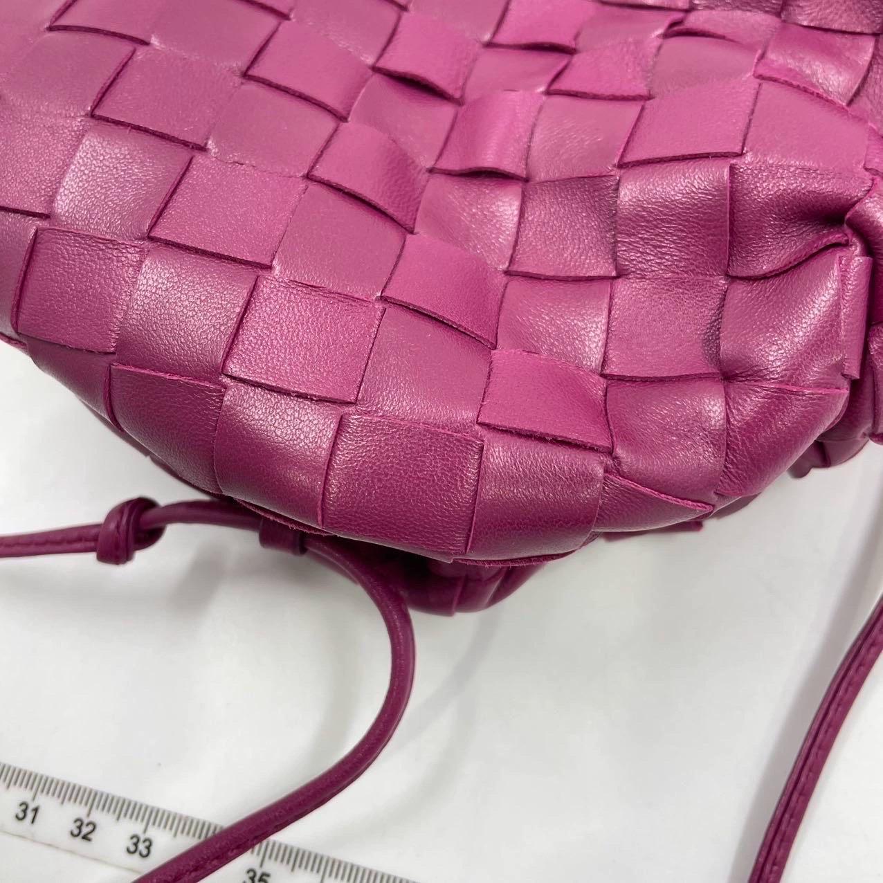 Bottega Veneta Pouch Mini Intrecciato Burgundy Lambskin Leather Crossbody Bag For Sale 8