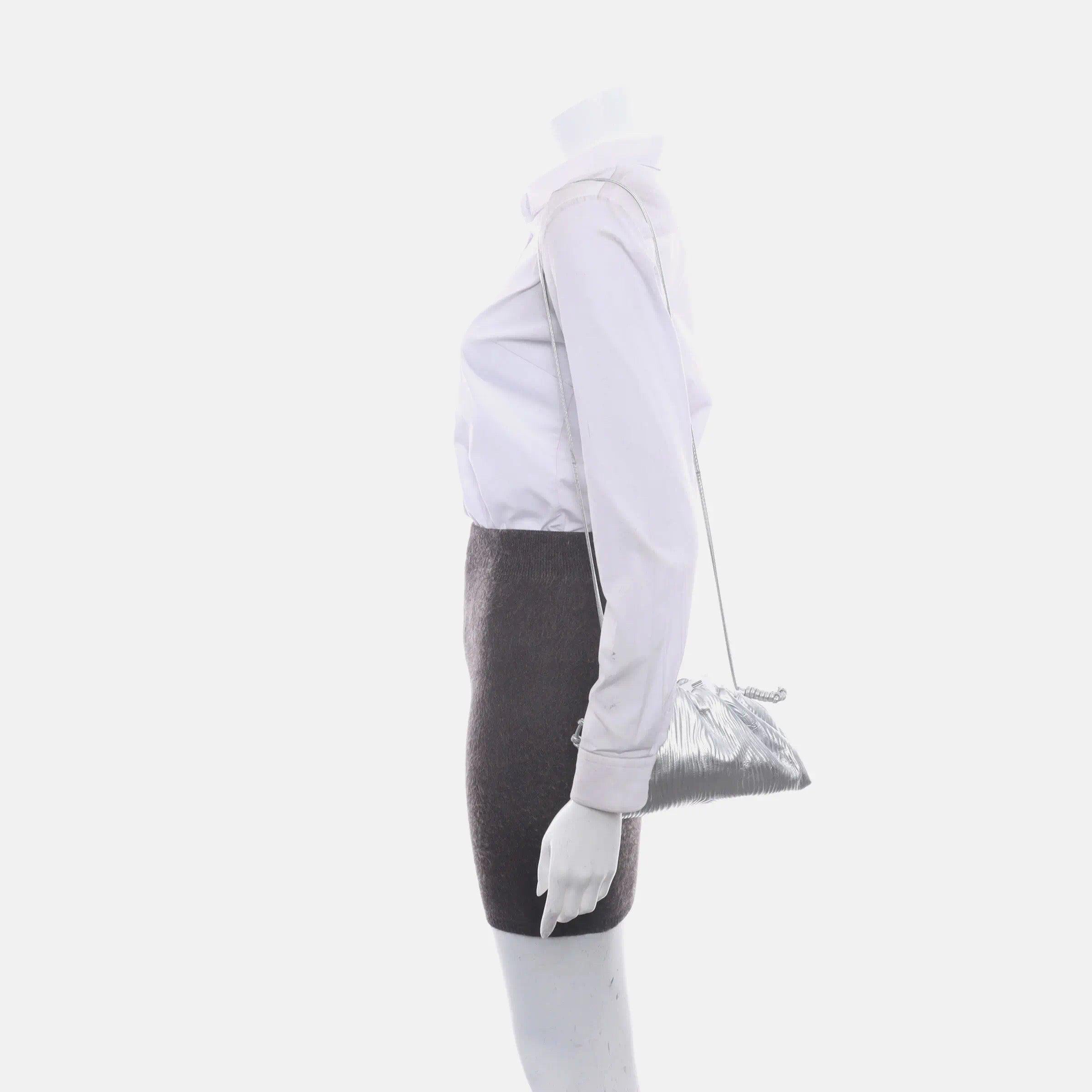 Bottega Veneta Pouch Mini Silver Lambskin Leather Tree Trunk Swirl pattern
These are professional photos of the actual bag.
  Discover the sophisticated luxury of the Bottega Veneta Pouch Mini. Revel in its stylish cult design, handcrafted in a