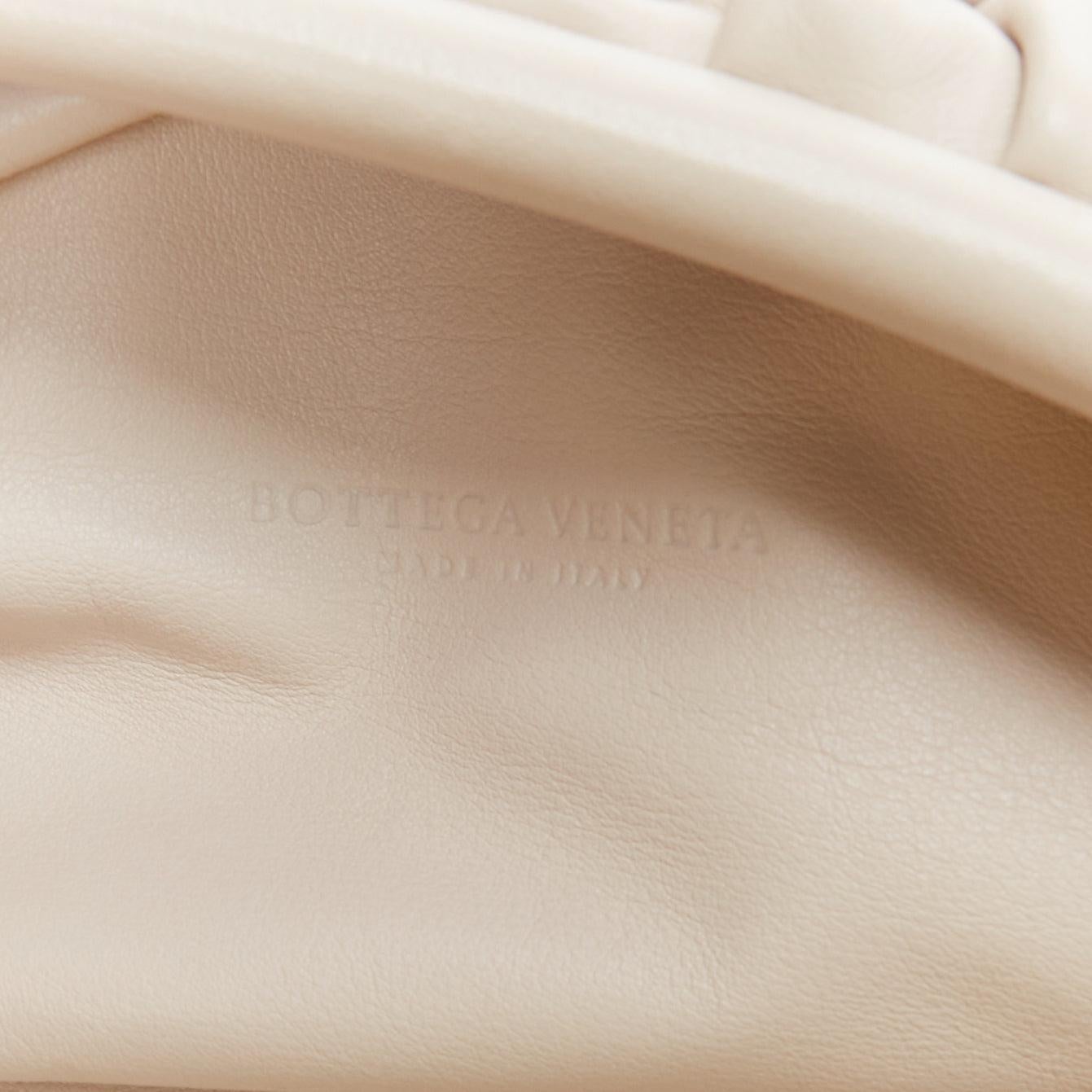 BOTTEGA VENETA Tasche aus cremefarbenem weichem Leder in Übergröße im Angebot 5