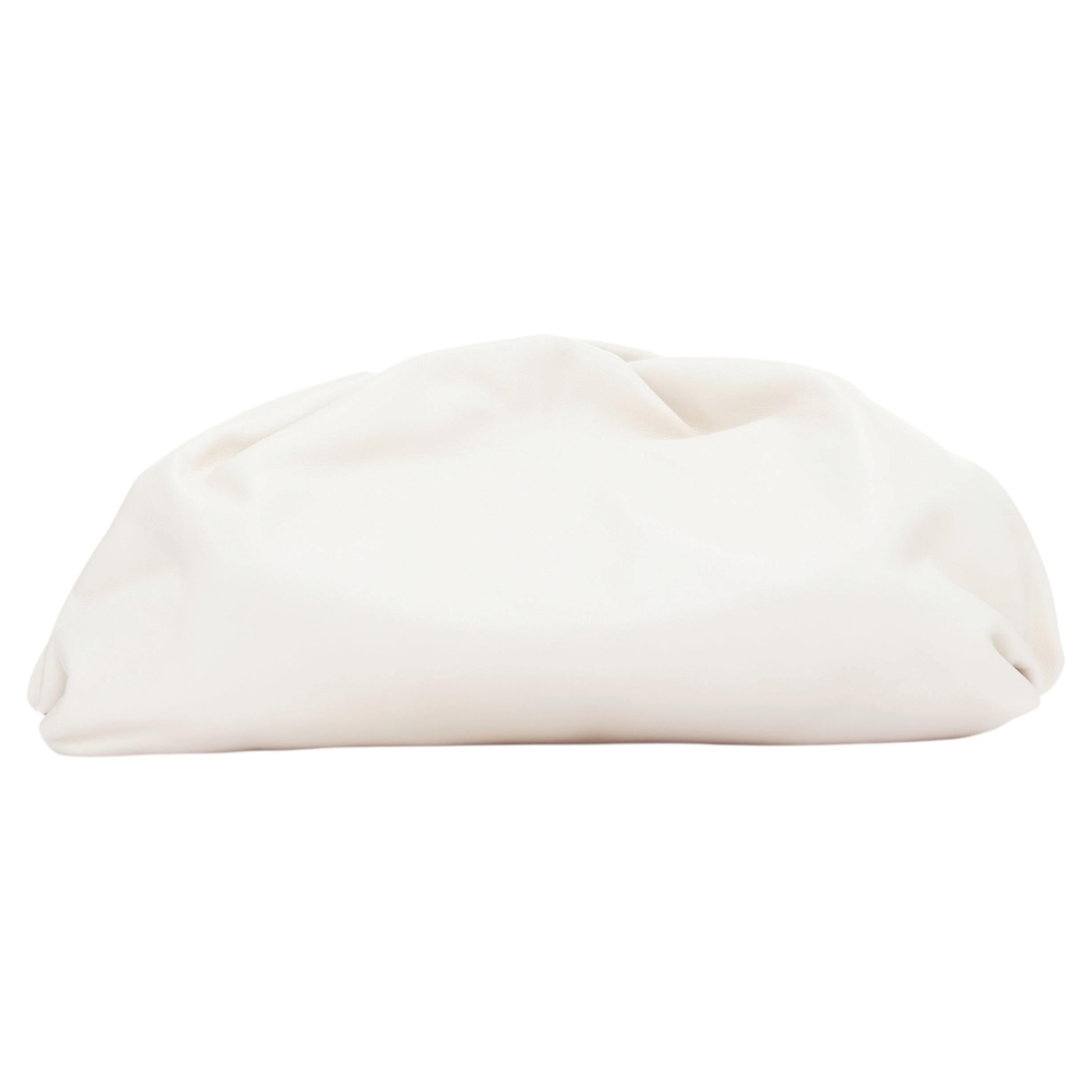 Bottega Veneta Pouch in pelle morbida bianco panna oversize