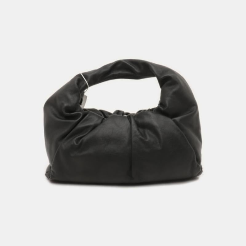 Bottega Veneta Marsupio con manico grande in pelle di vitello nera in vendita 2
