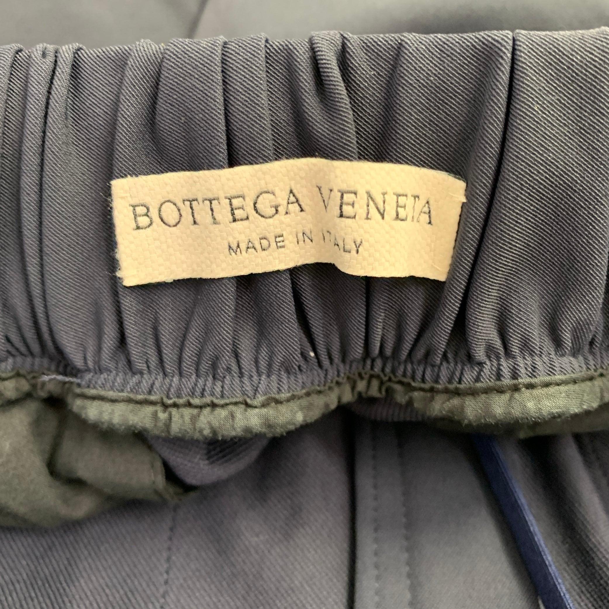Men's BOTTEGA VENETA Pre-Fall 2019 Size 32 Navy Polyamide Blend Casual Pants