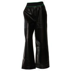 Bottega Veneta Pre-Fall 2021 Pantalones de pata ancha en piel de cordero negra XS