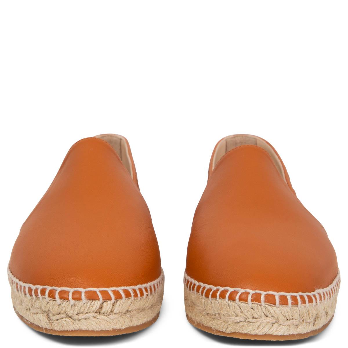 100% authentic Bottega Veneta Gala Espadrilles in pumpkin leather featuring Intrecciato detail around the heel and a beige raffia sole. Brand new. Come with dust bag. 

Measurements
Imprinted Size	38
Shoe Size	38
Inside Sole	25cm (9.8in)
Width	7.5cm