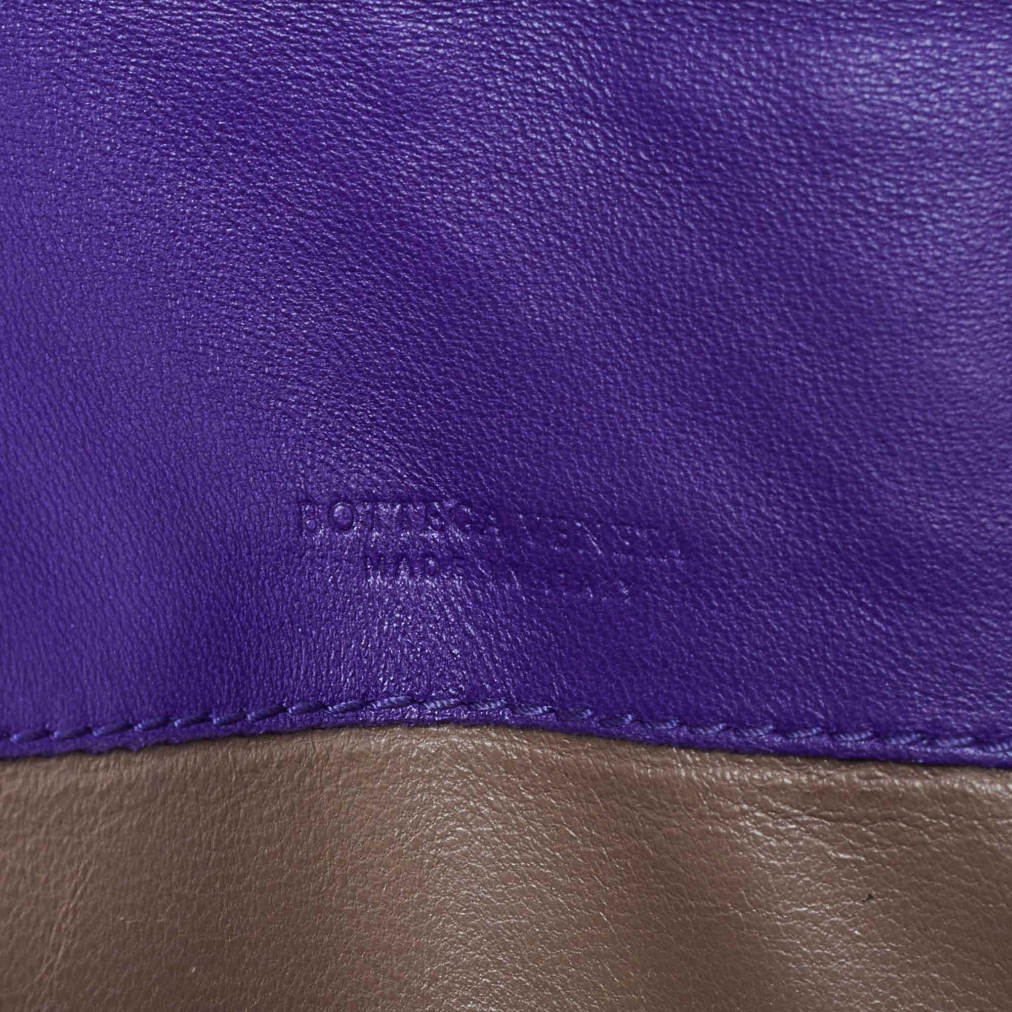 Women's Bottega Veneta Purple Intrecciato Leather Bifold Organizer Wallet For Sale