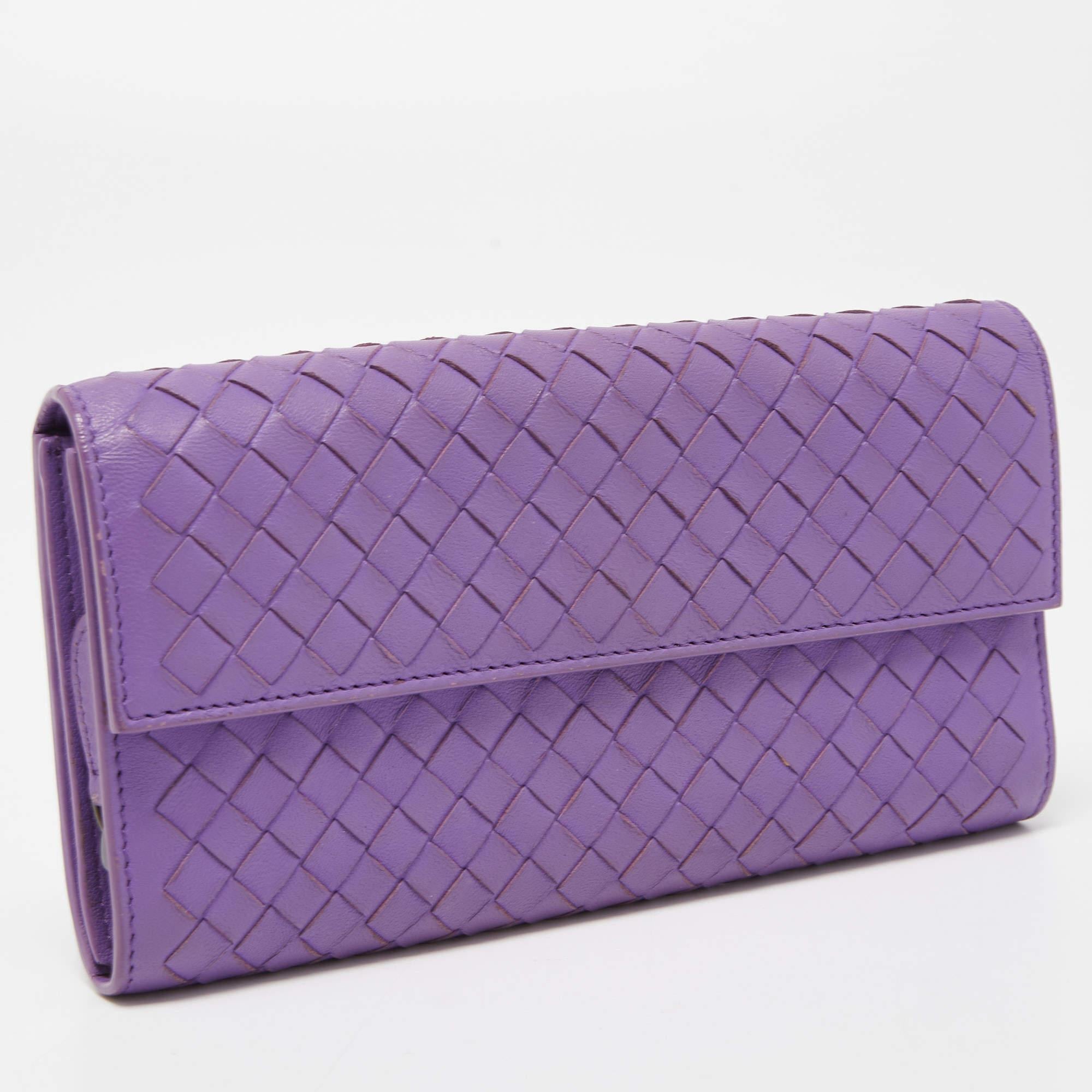 Bottega Veneta Purple Intrecciato Leather Flap Continental Wallet In Good Condition In Dubai, Al Qouz 2