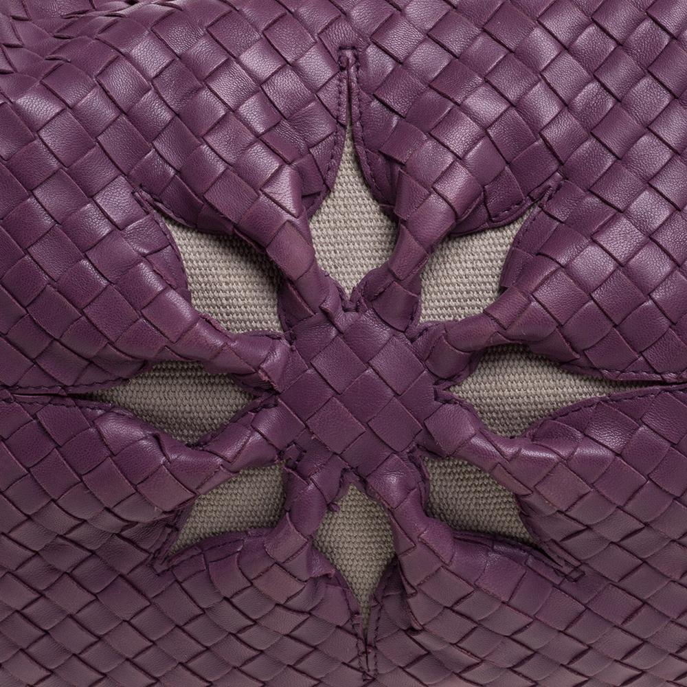 Bottega Veneta Purple Intrecciato Leather Flower Hobo In Good Condition In Dubai, Al Qouz 2