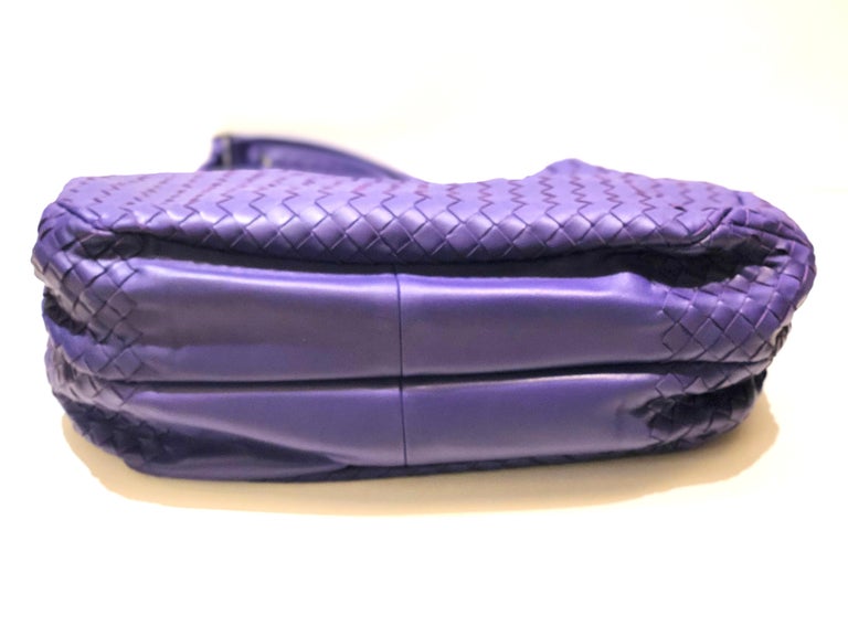 Bottega Veneta Purple Intrecciato Leather Hobo Bag For Sale 3