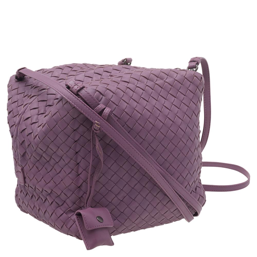 Bottega Veneta Purple Intrecciato Leather Long Strap Crossbody Bag In Good Condition In Dubai, Al Qouz 2