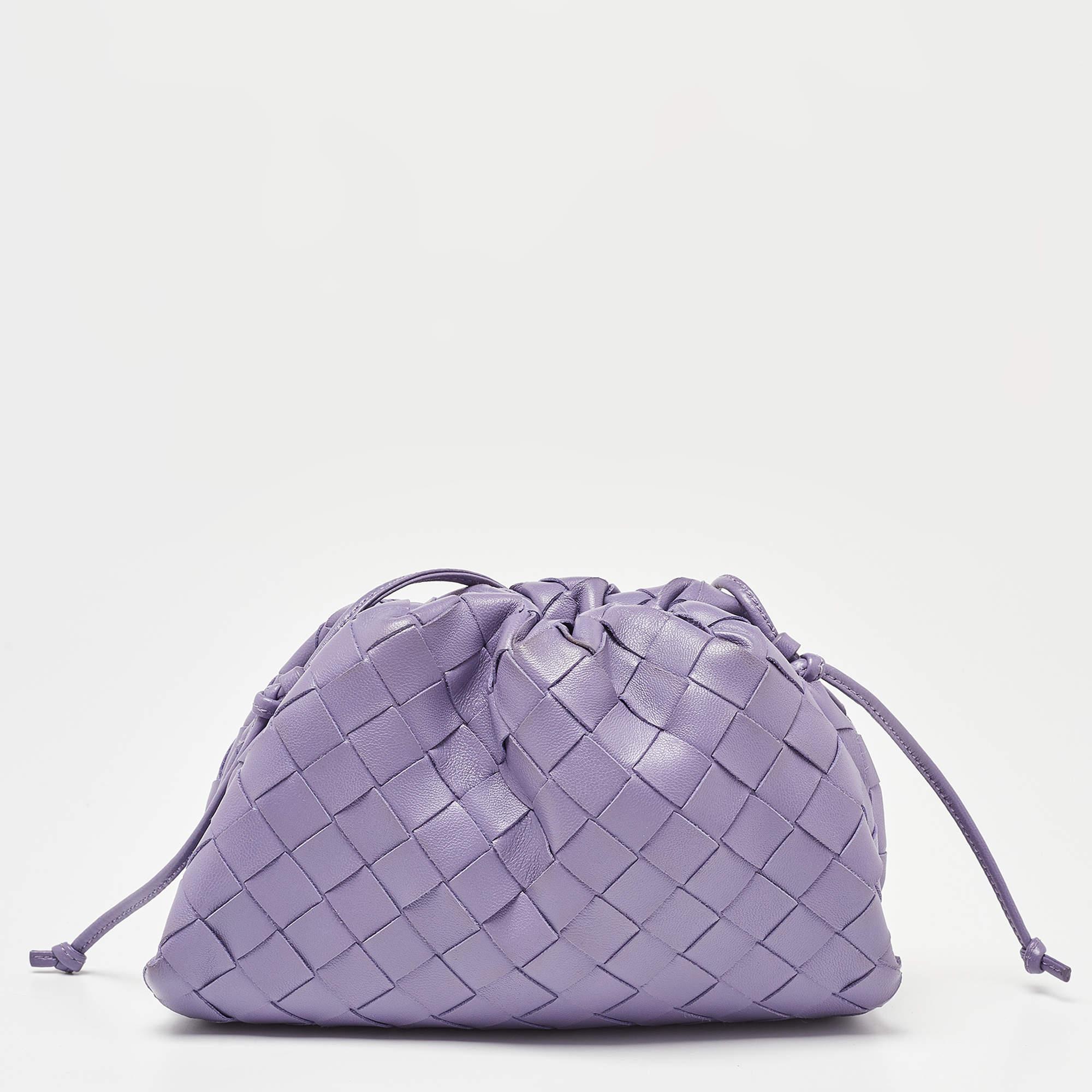 Elevate your style with this Bottega Veneta bag. Merging form and function, this exquisite accessory epitomizes sophistication, ensuring you stand out with elegance and practicality by your side.

