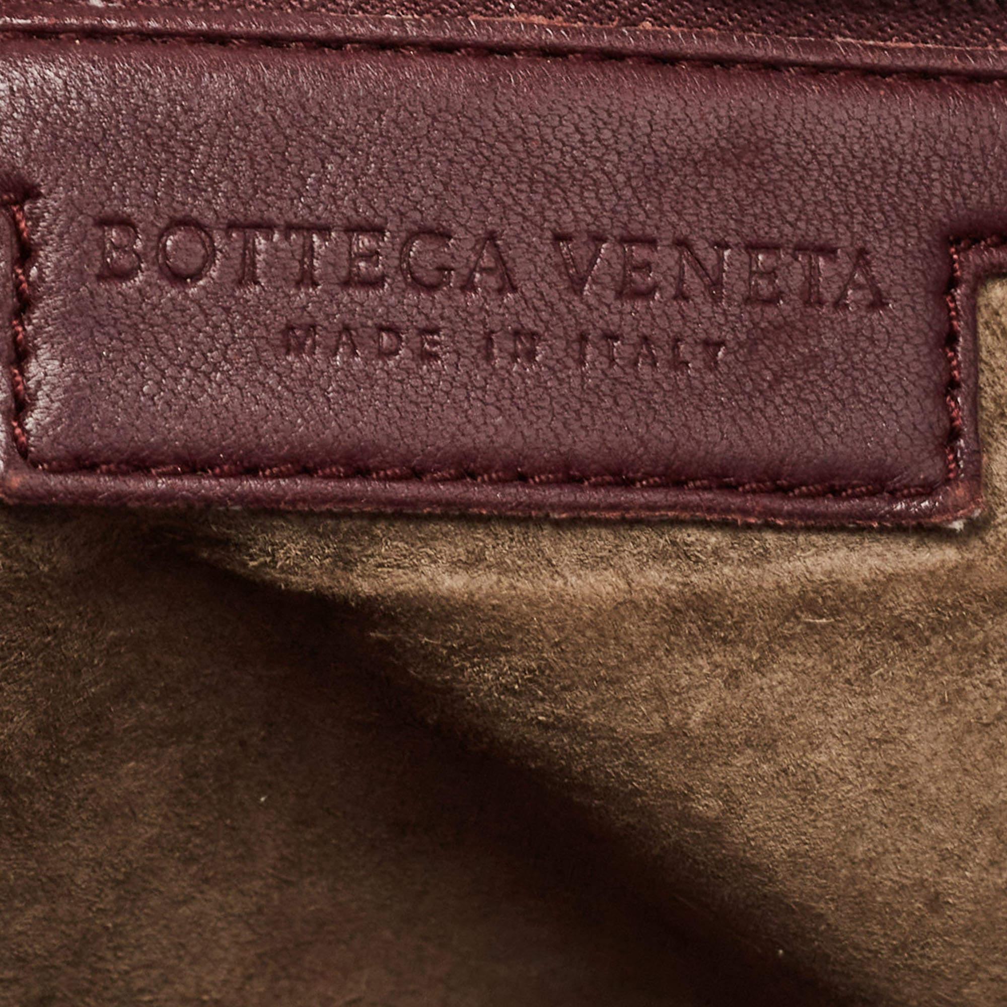 Bottega Veneta Lila Intrecciato Leder Nodini Umhängetasche aus Leder im Angebot 11