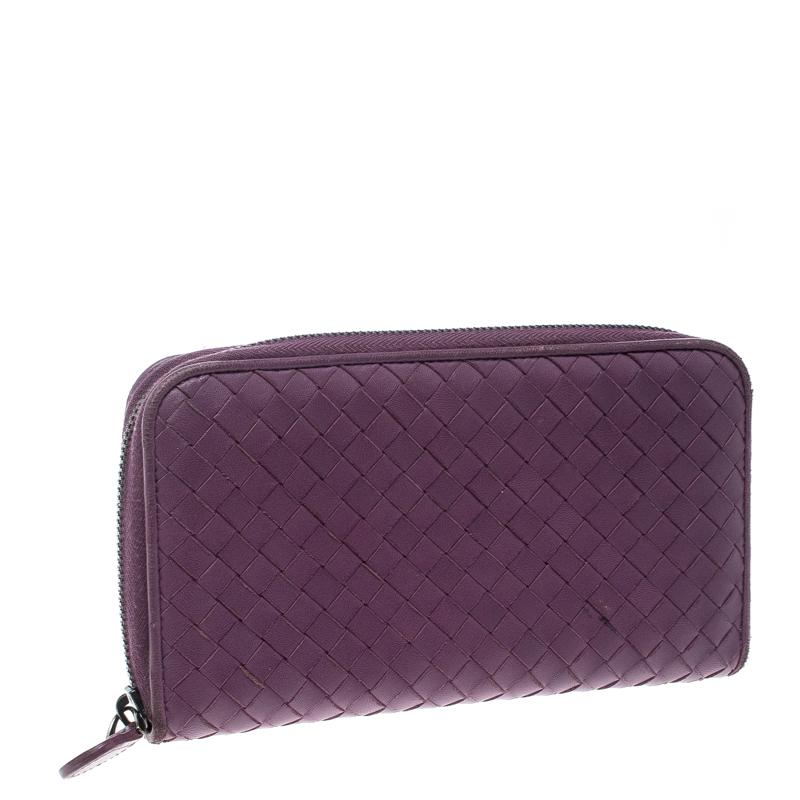 Bottega Veneta Purple Intrecciato Leather Zip Around Long Wallet im Zustand „Gut“ in Dubai, Al Qouz 2