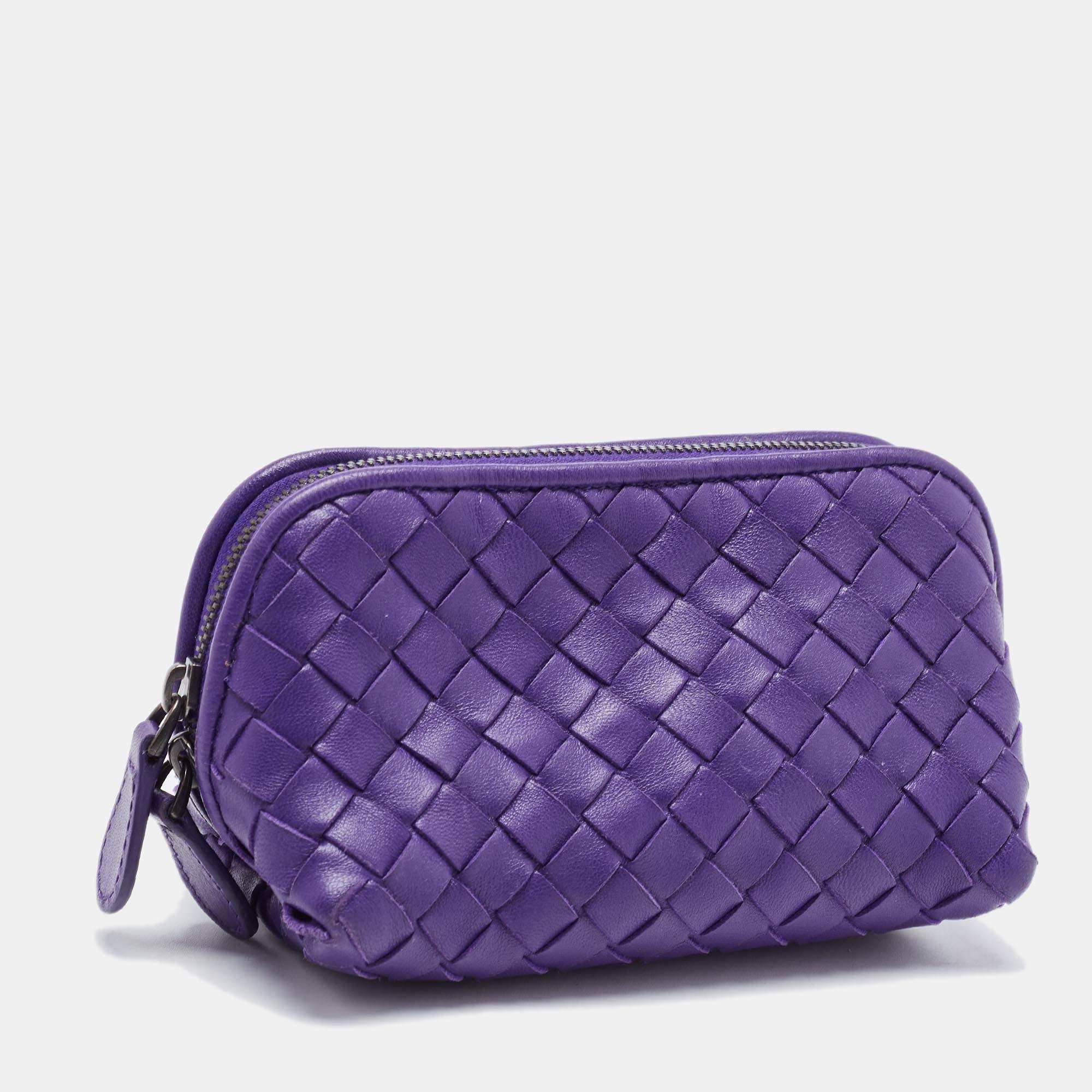 Bottega Veneta Purple Intrecciato Leather Zip Purse In Good Condition For Sale In Dubai, Al Qouz 2