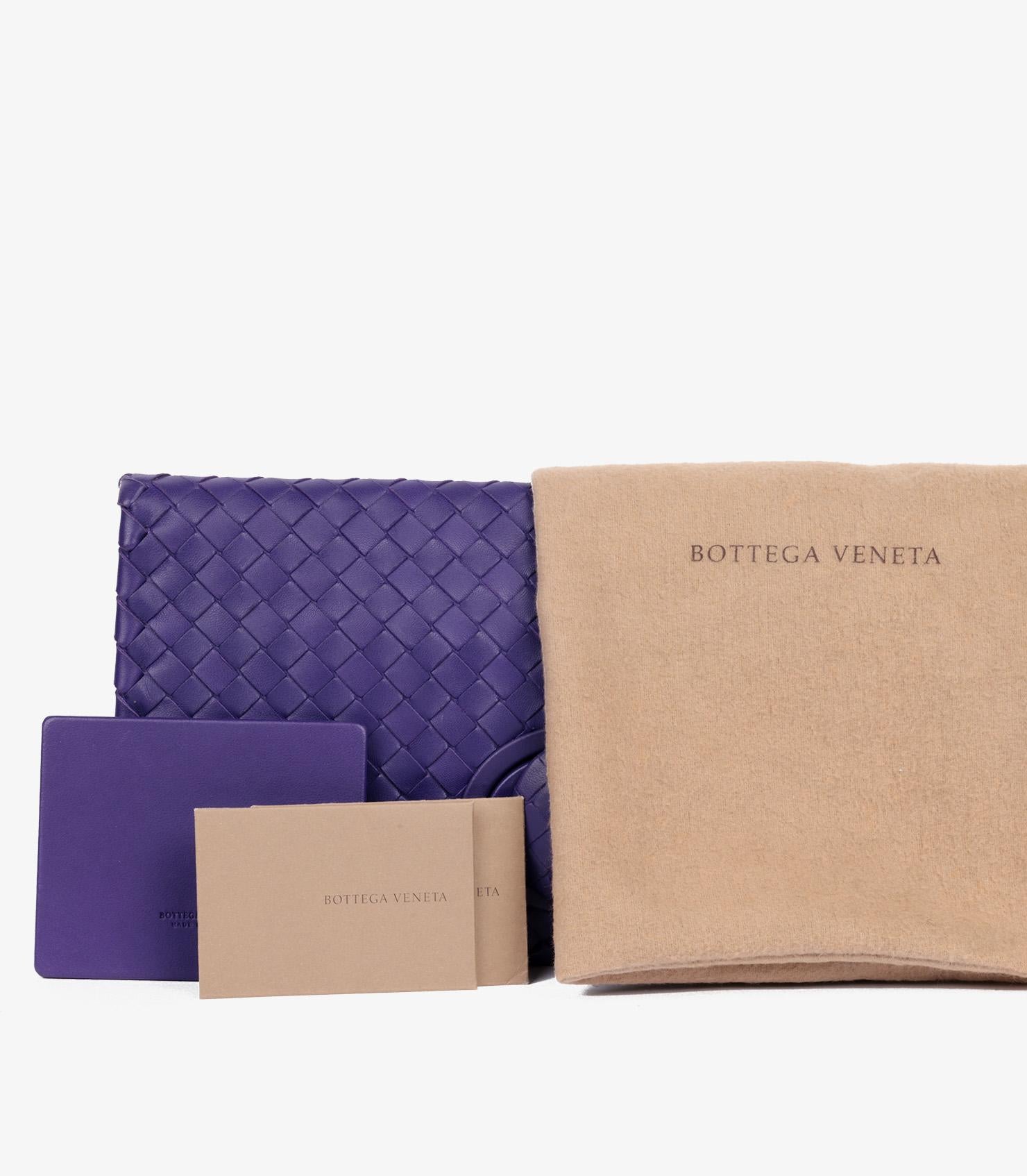 Bottega Veneta Purple Intrecciato Woven Nappa Leather Turn Lock Clutch For Sale 6