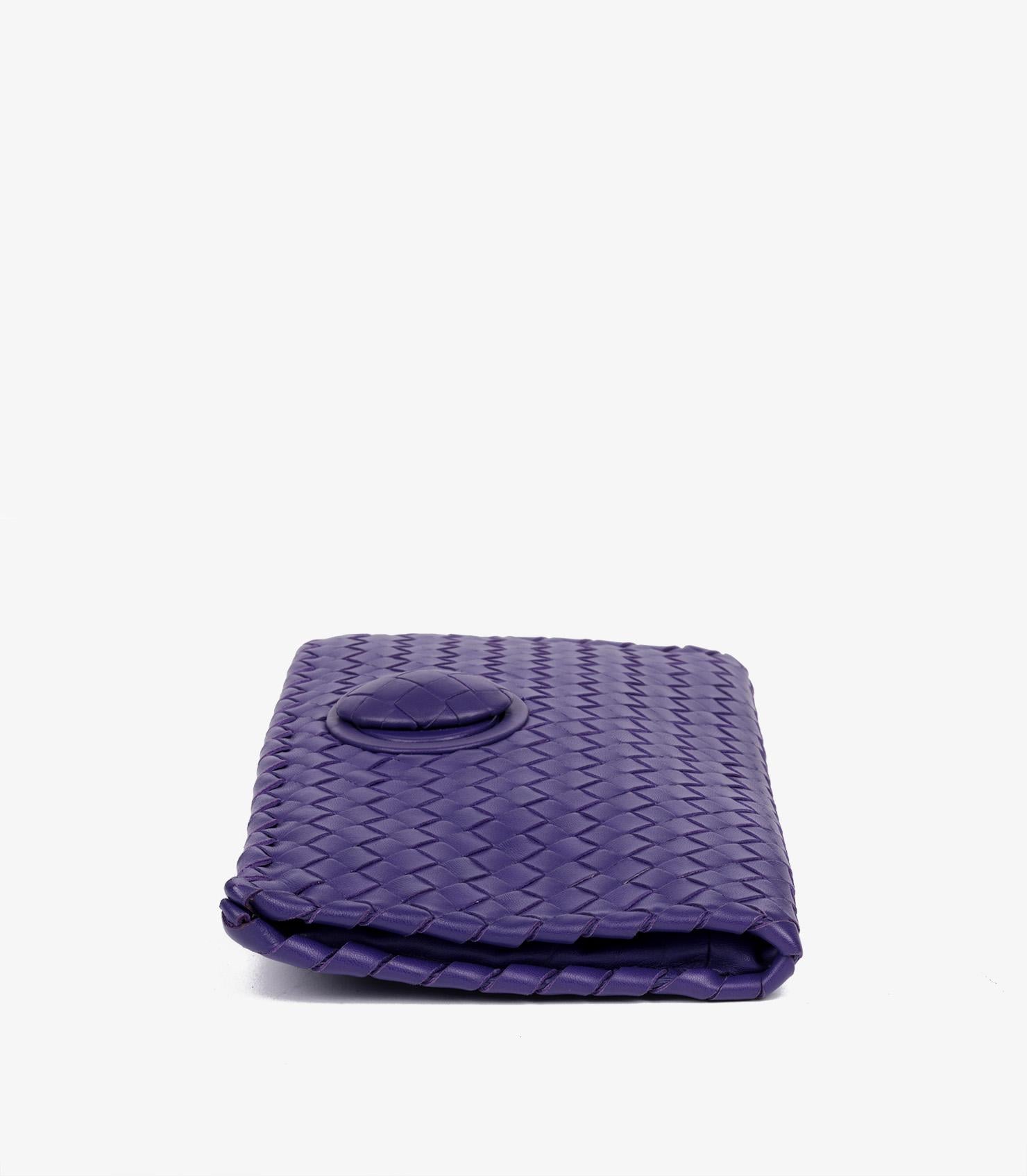 Pochette à fermeture tournante en cuir nappa tressé Intrecciato violet Bottega Veneta Unisexe en vente