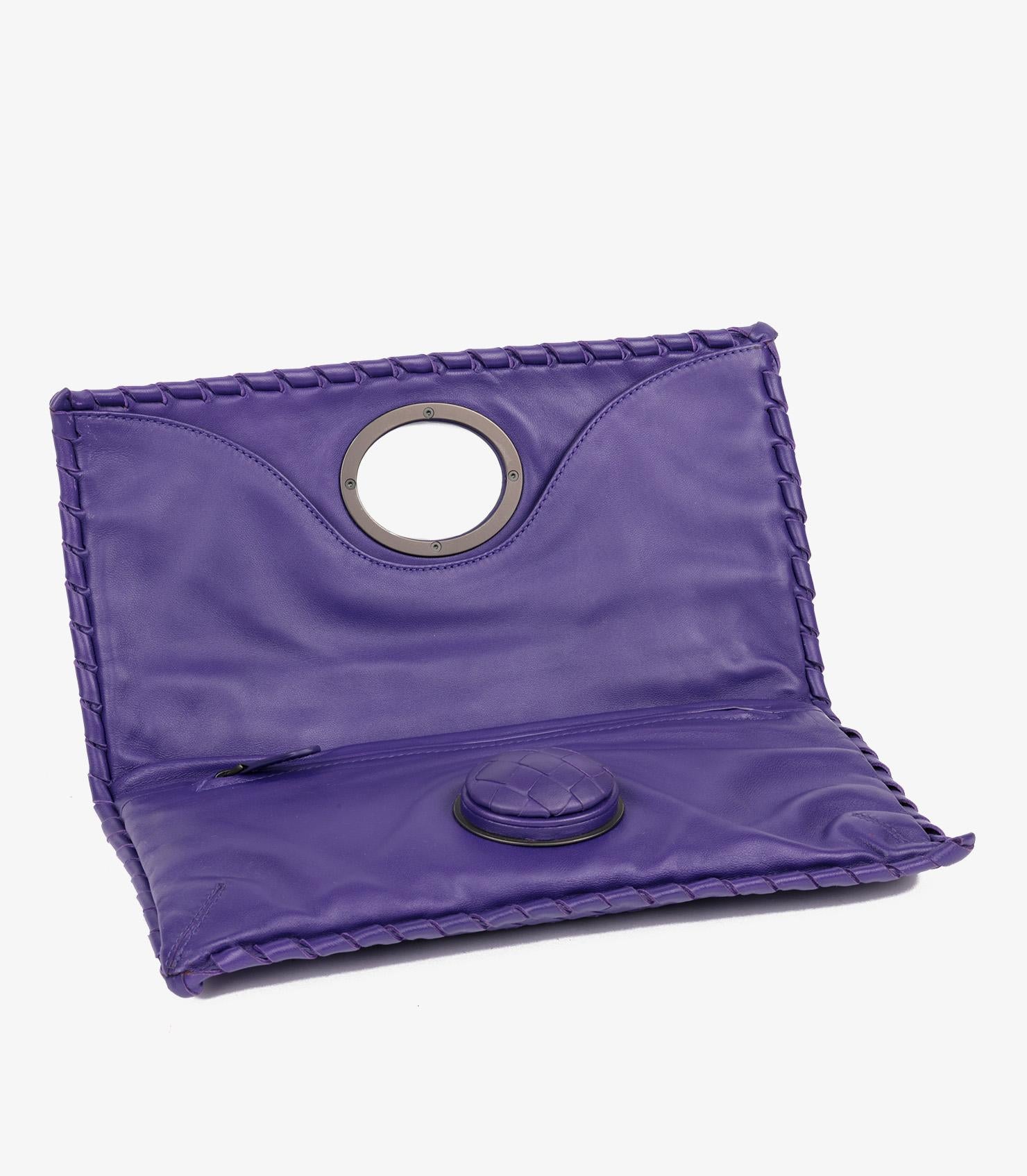 Bottega Veneta Purple Intrecciato Woven Nappa Leather Turn Lock Clutch For Sale 5