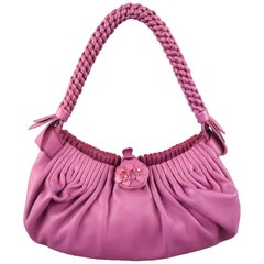 BOTTEGA VENETA Lila Lederhandtasche mit geflochtenem Henkel
