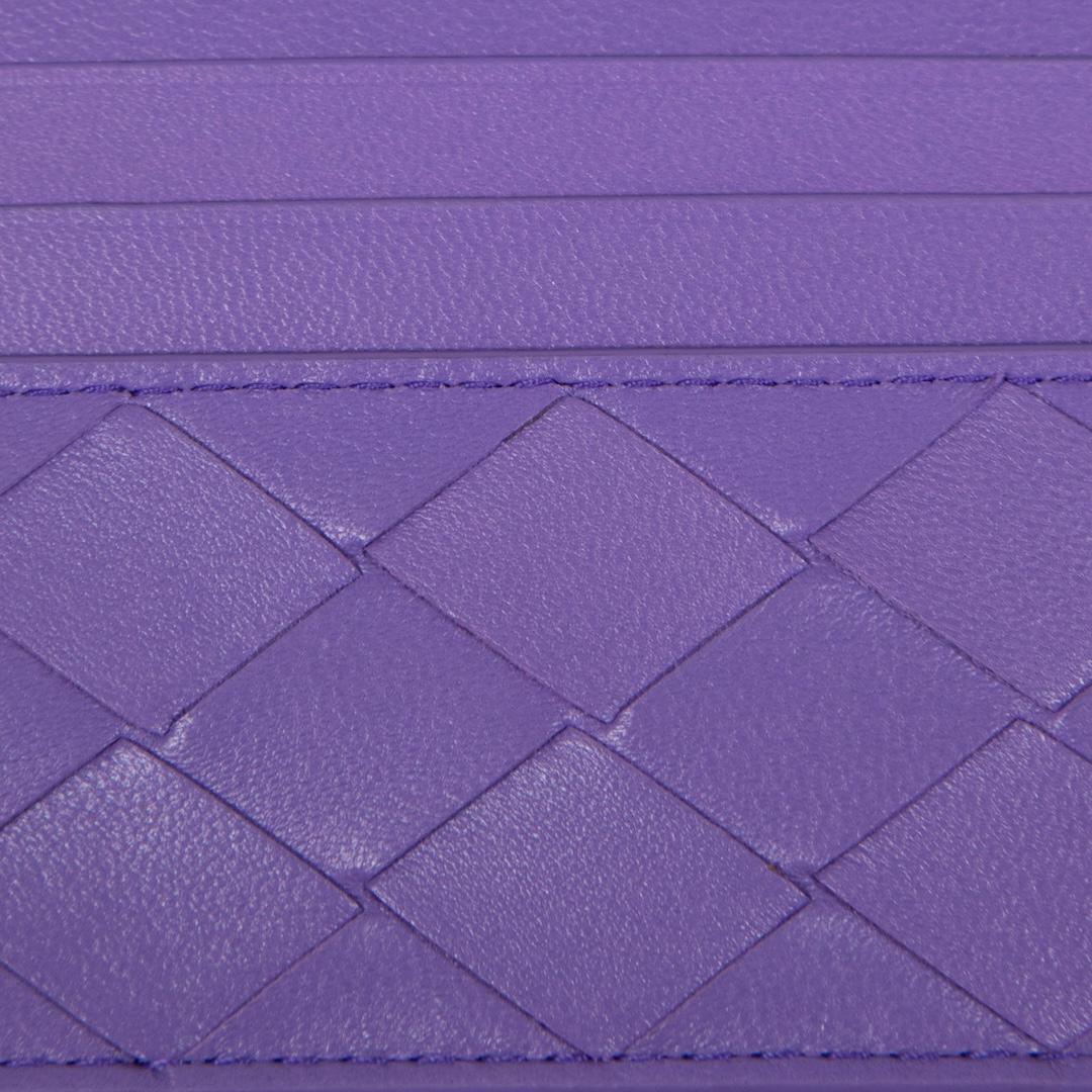 Donna Portafoglio Intrecciato in pelle viola di Bottega Veneta in vendita