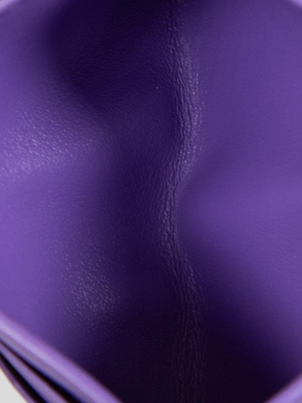 Portafoglio Intrecciato in pelle viola di Bottega Veneta in vendita 1
