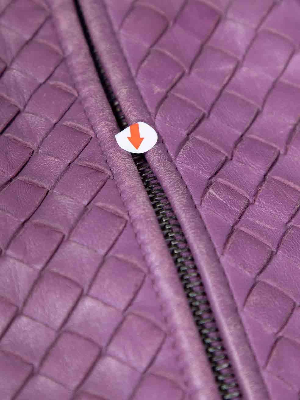 Bottega Veneta Sac à bandoulière Montaigne Intrecciato en cuir violet en vente 2