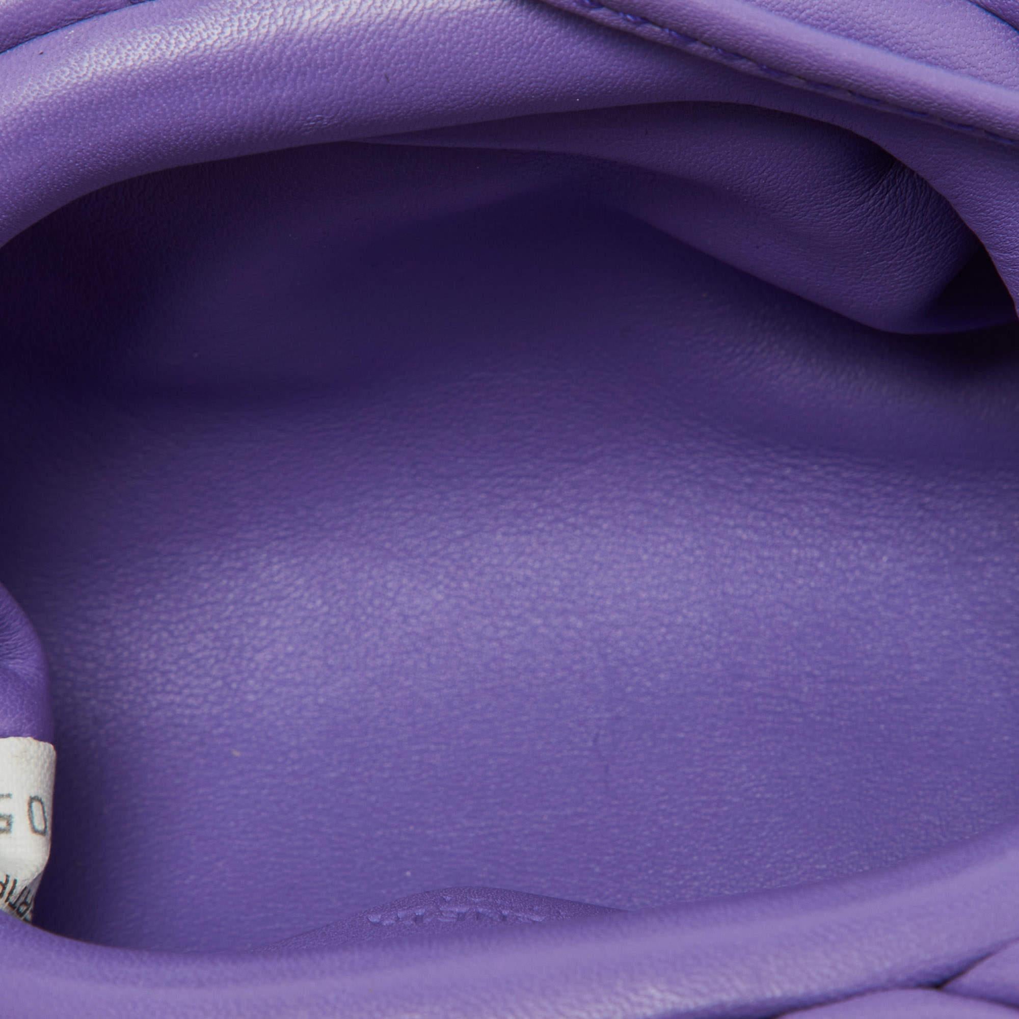 Bottega Veneta Portamonete The Pouch in pelle viola In condizioni ottime a Dubai, Al Qouz 2