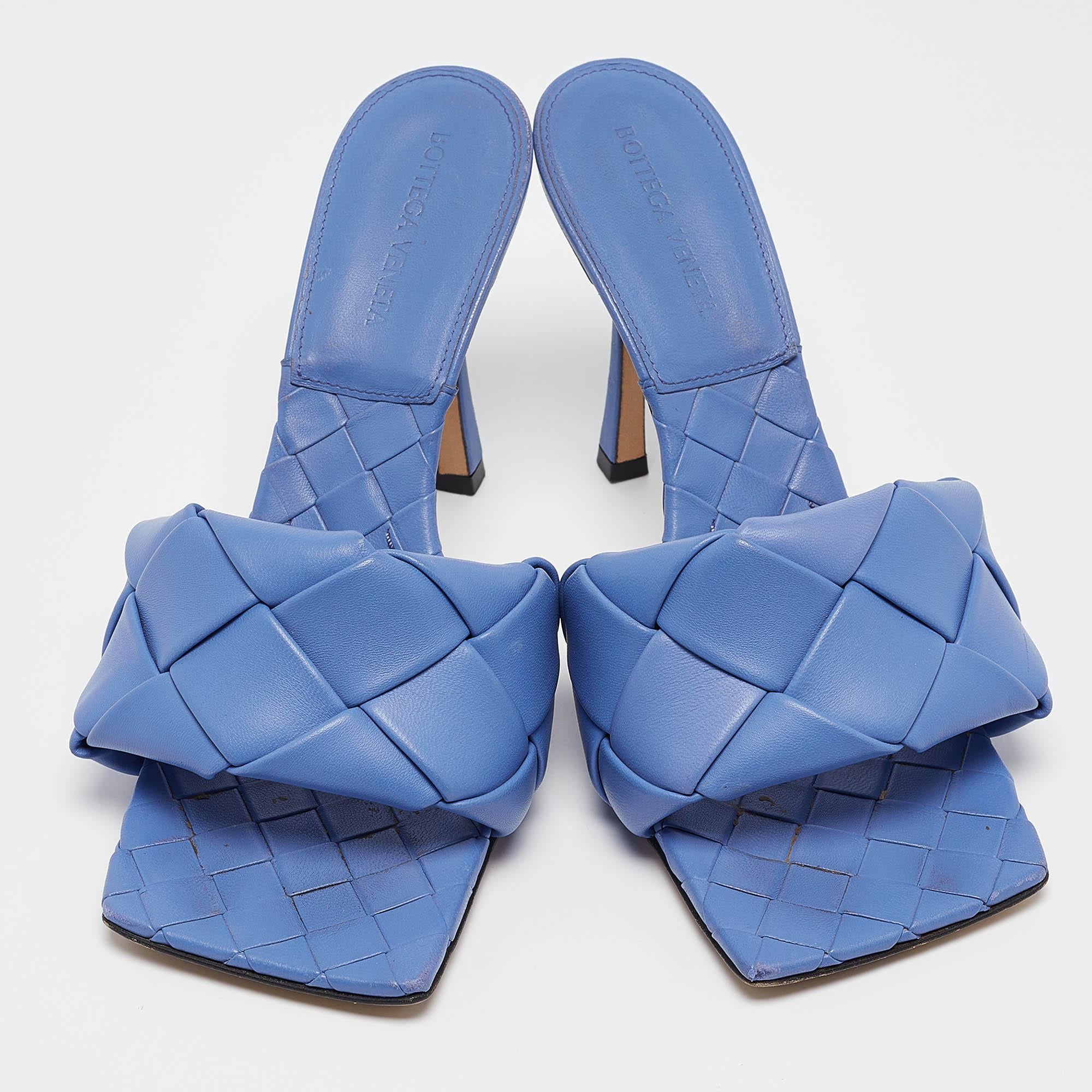 Bottega Veneta Purple Quilted Leather Lido Slide Sandals Size 40 In Good Condition In Dubai, Al Qouz 2