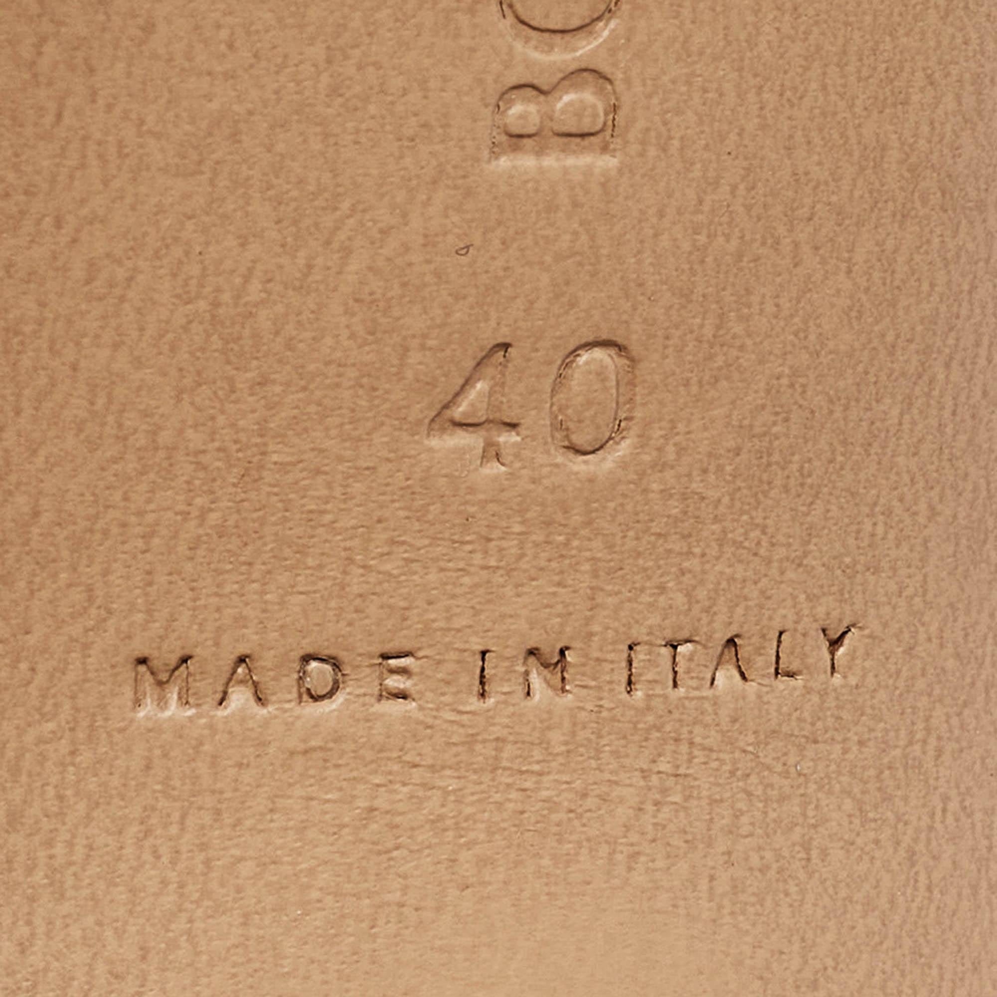 Bottega Veneta Lila gesteppte Lido Slide Sandalen aus Leder Größe 40 im Angebot 3