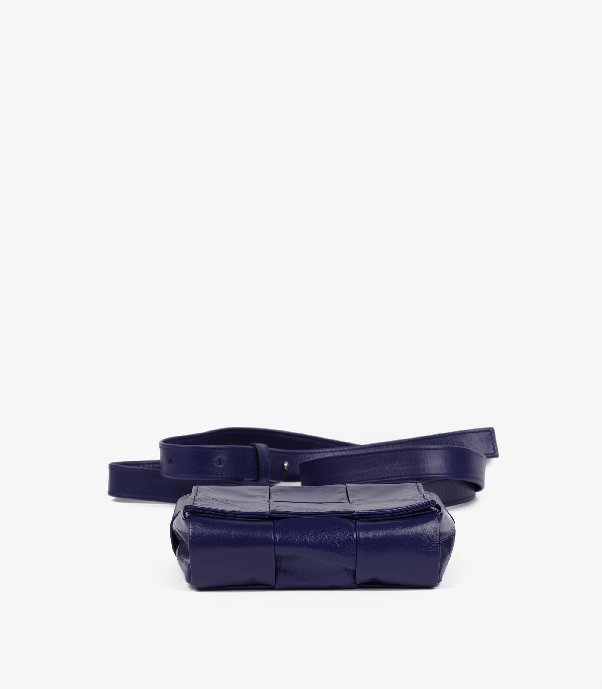 Bottega Veneta Purple Shiny Aged Maxi Intrecciato Woven Calfskin Leather Candy C Unisexe en vente