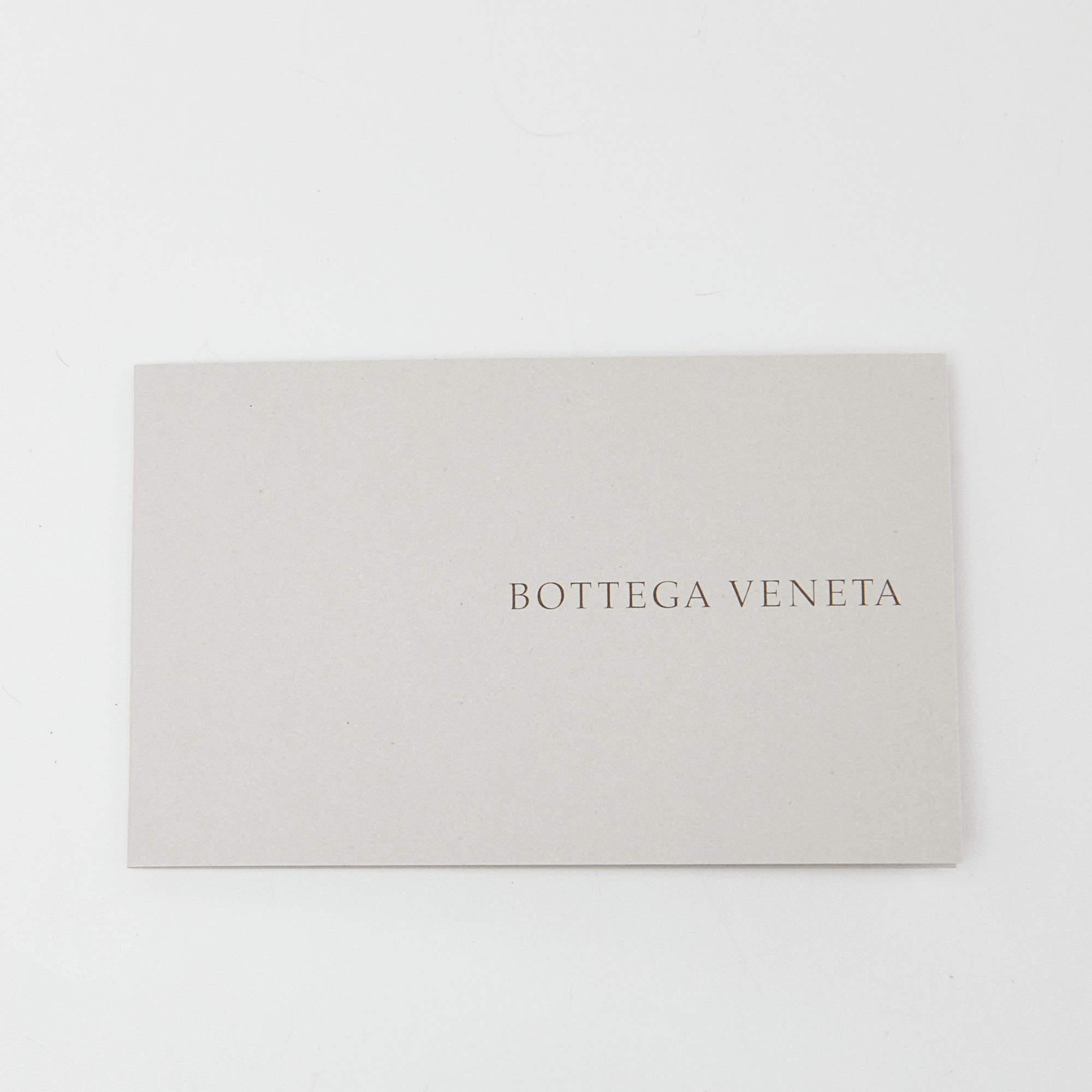 Bottega Veneta Lila Knoten-Clutch aus Wildleder und Satin Limitierte Auflage 6