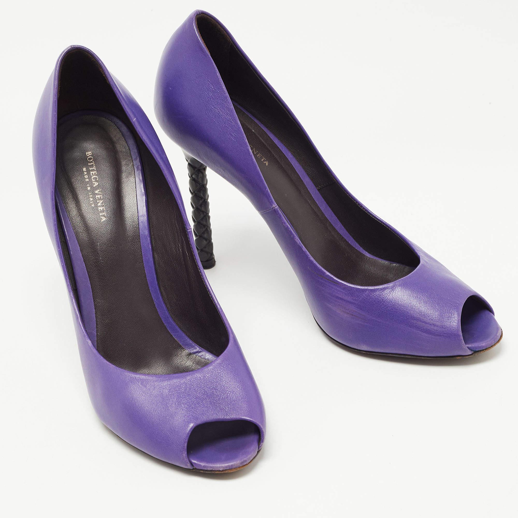 Women's Bottega Veneta Purple Suede Peep Toe Pumps Size 39.5 For Sale