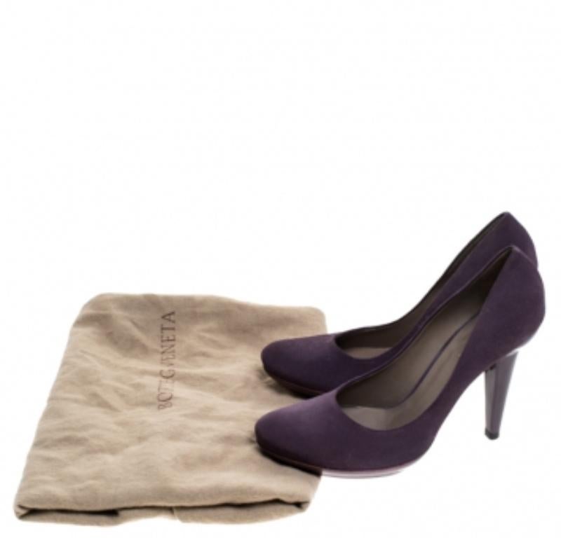 Escarpins à plateforme en daim violet Bottega Veneta, taille 38,5 en vente 3