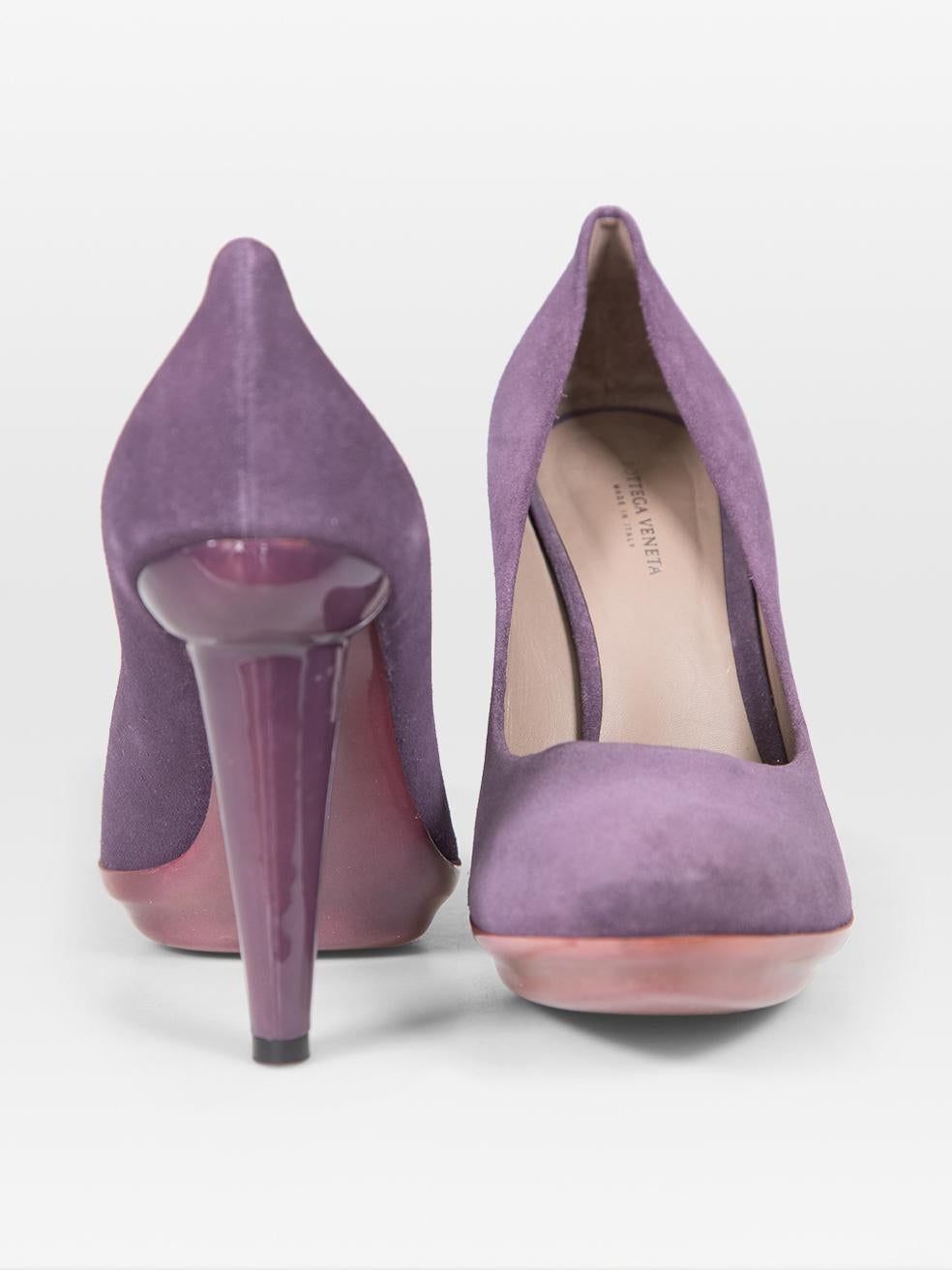 Gray Bottega Veneta Purple Suede Pumps Size IT 37.5 For Sale