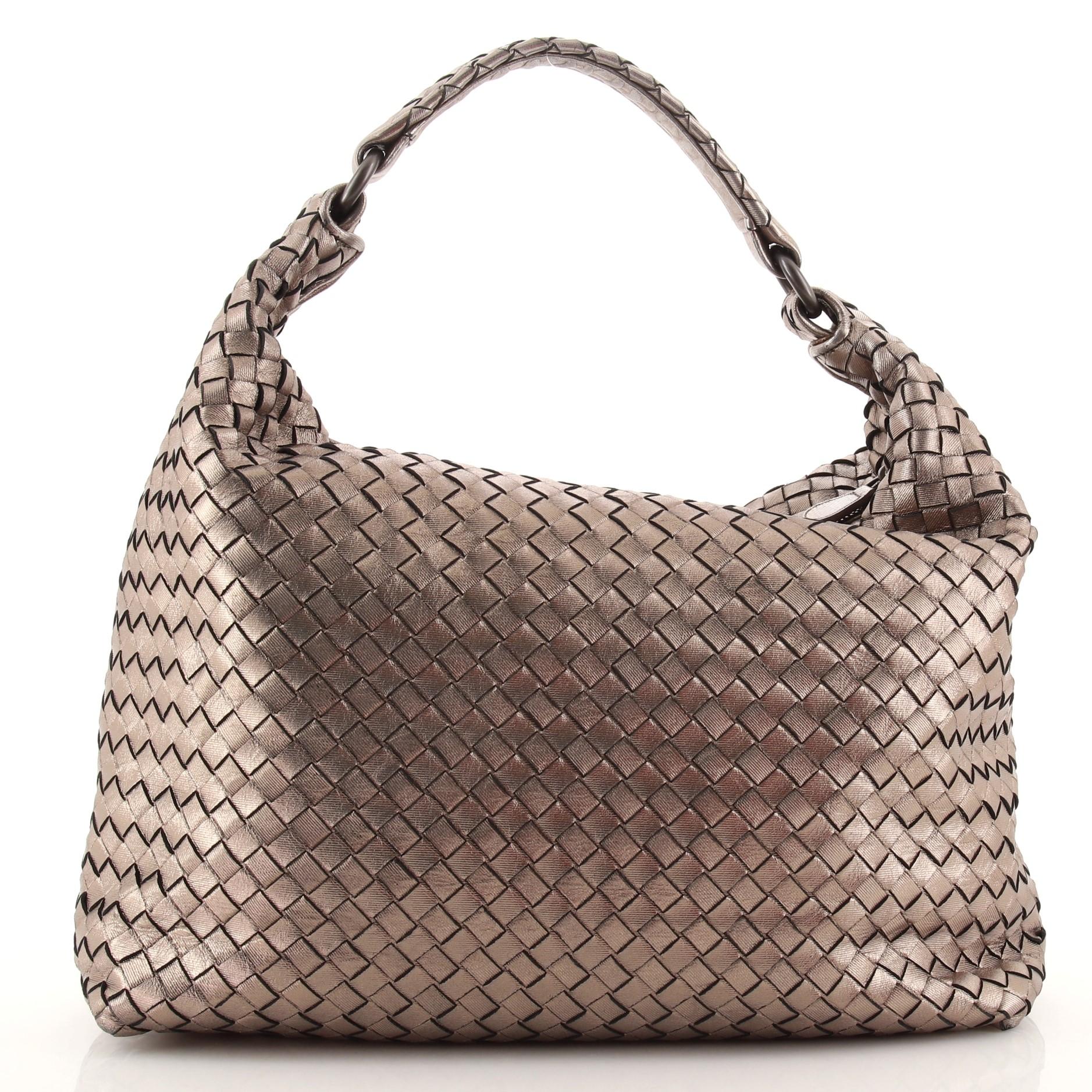 Bottega Veneta Pyramide Hobo Intrecciato Nappa Medium im Zustand „Gut“ in NY, NY