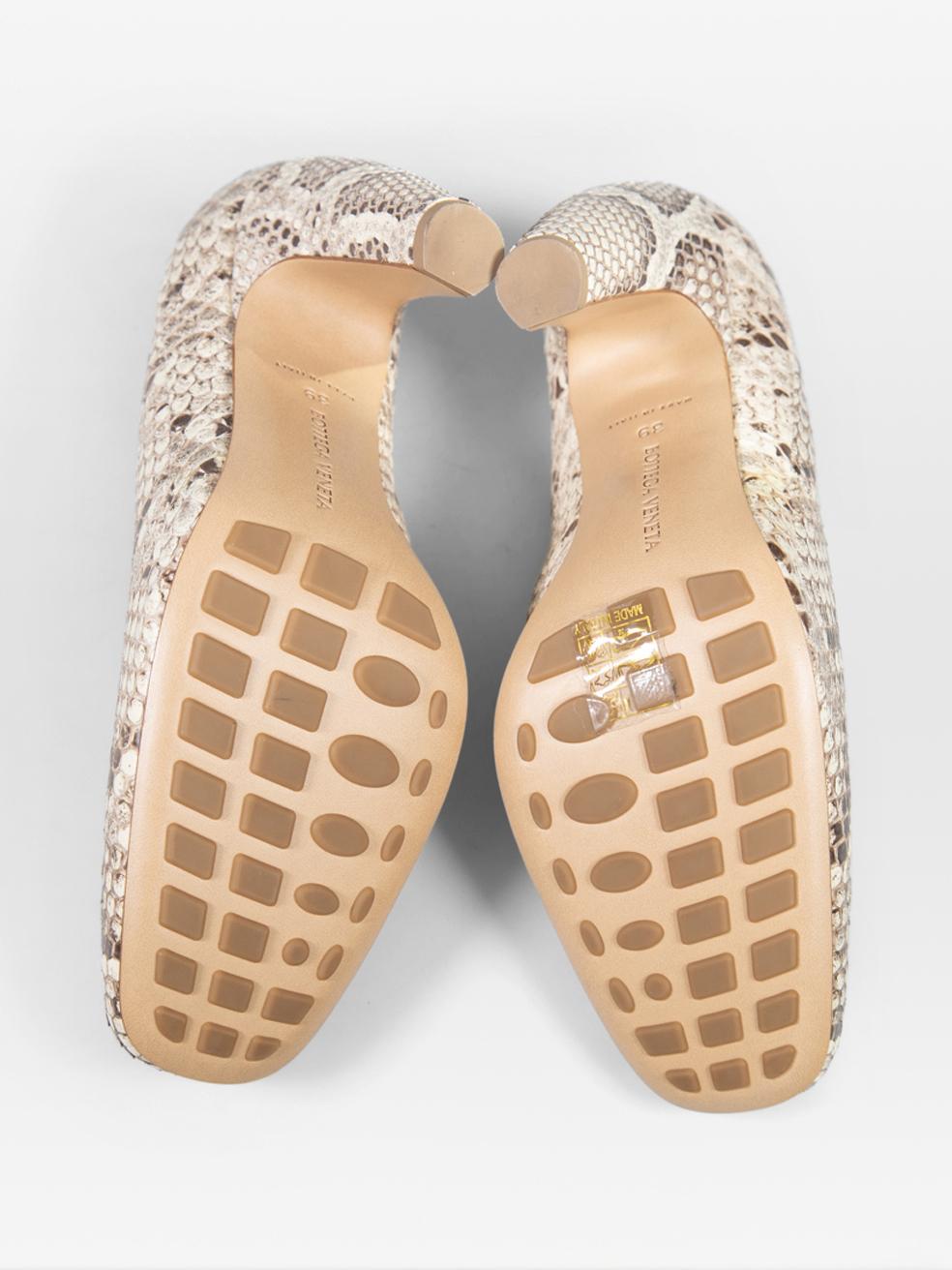 Bottega Veneta Python Canalazzo Pumps Size IT 39 In Good Condition For Sale In London, GB