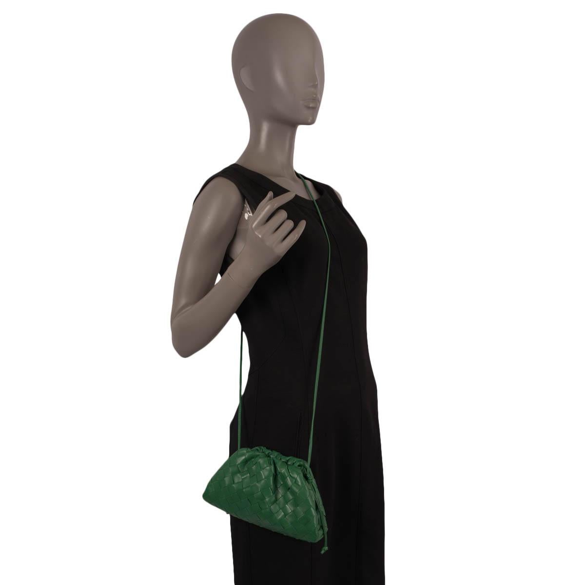 BOTTEGA VENETA Racing green Intrecciato leather MINI POUCH Crossbody Bag 6