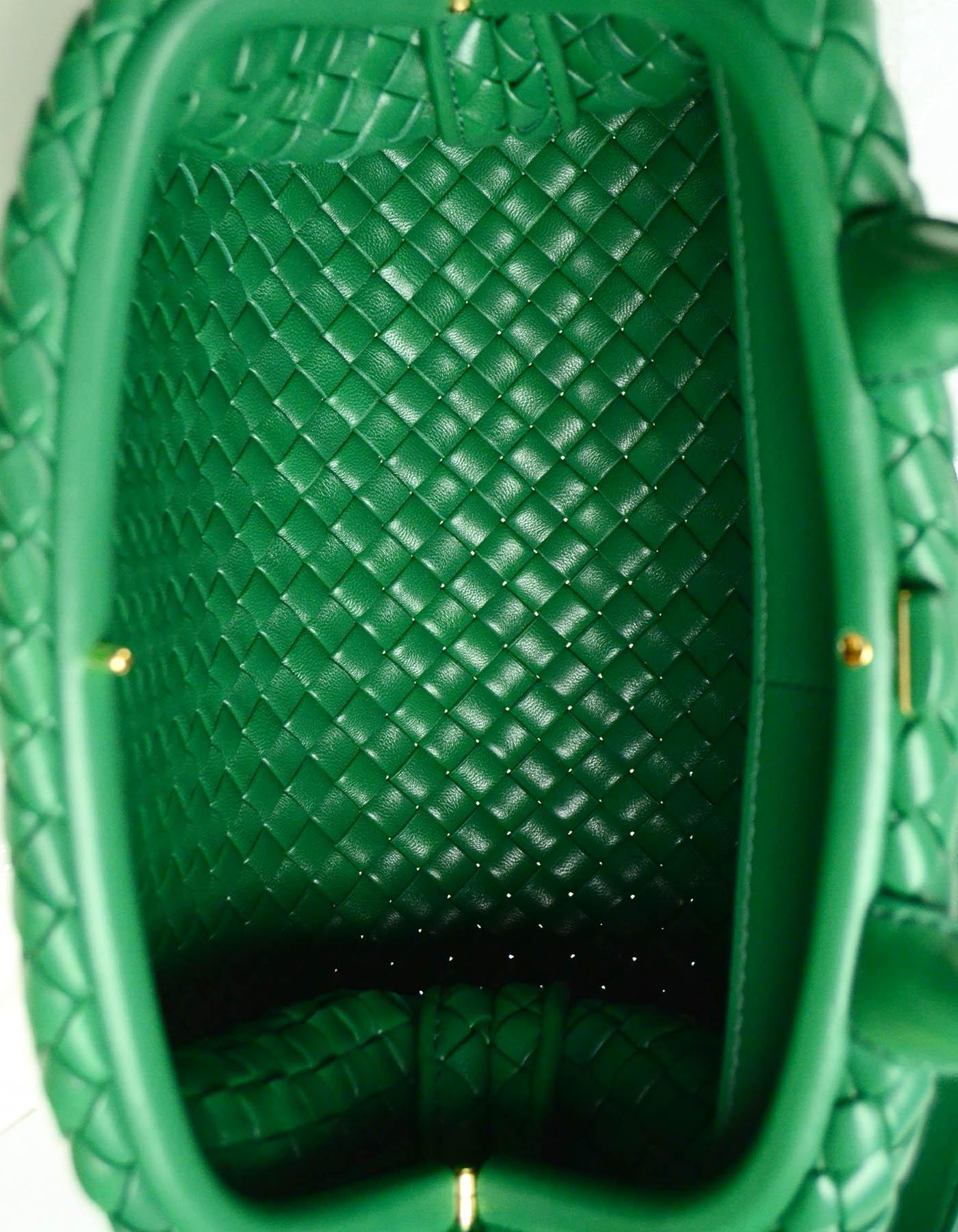 Bottega Veneta Racing Green The Handle Small Intrecciato Leather Bag rt $3, 750 In Excellent Condition In New York, NY