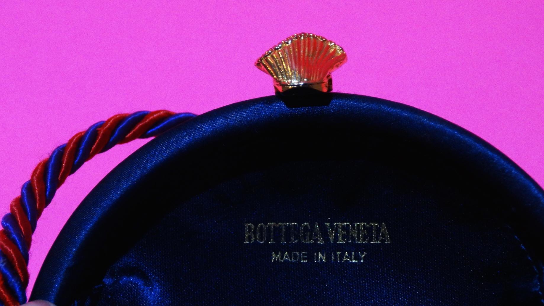 Bottega Veneta - Sac à pompons cercle vichy arc-en-ciel  en vente 6