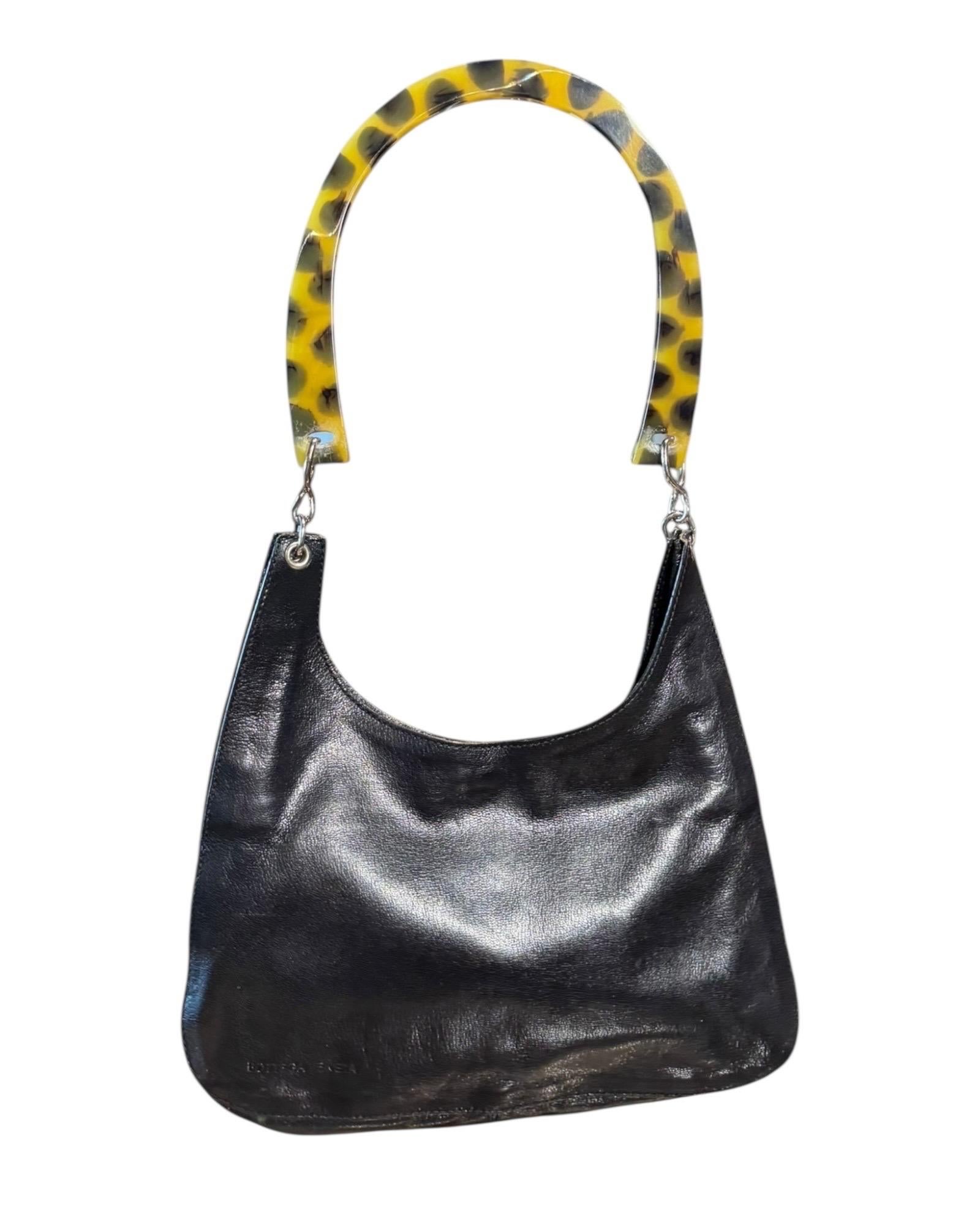 Bottega Veneta Rara borsa a spalla anni '90 in pelle nera con manico in lucite tartarugata in vendita 7