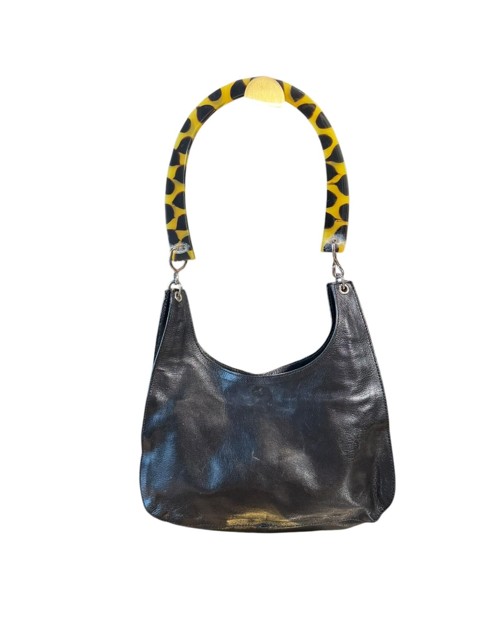 Bottega Veneta Rara borsa a spalla anni '90 in pelle nera con manico in lucite tartarugata in vendita