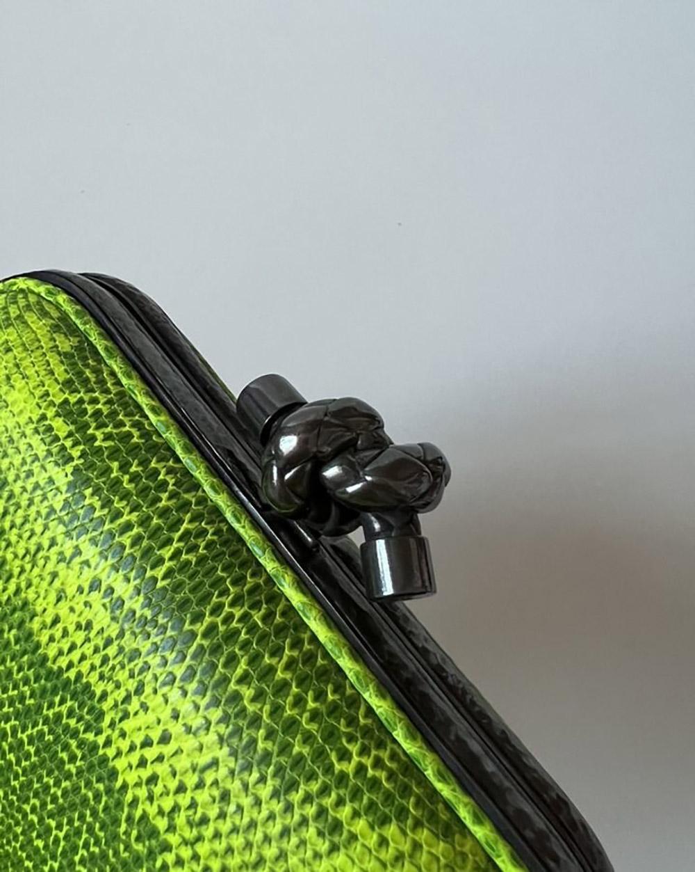 Bottega Veneta Rare Lizard Pochette Knot Clutch  For Sale 1