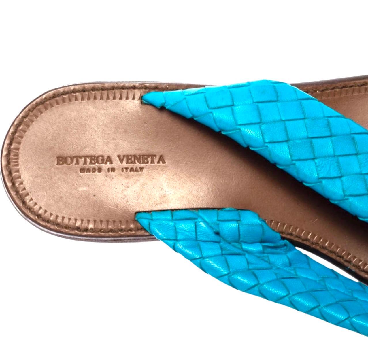 Gray BOTTEGA VENETA Rare Turquoise Aqua Intrecciato Flip Flop Thong Sandals 38.5 For Sale