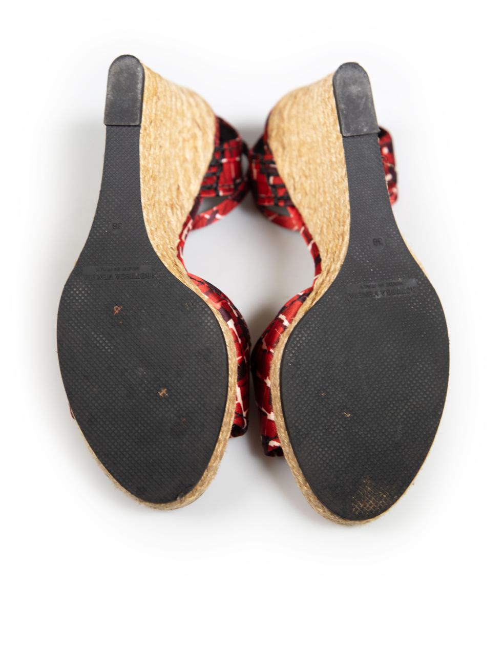 Bottega Veneta Red Abstract Printed Wedge Sandals Size IT 38 In Good Condition In London, GB