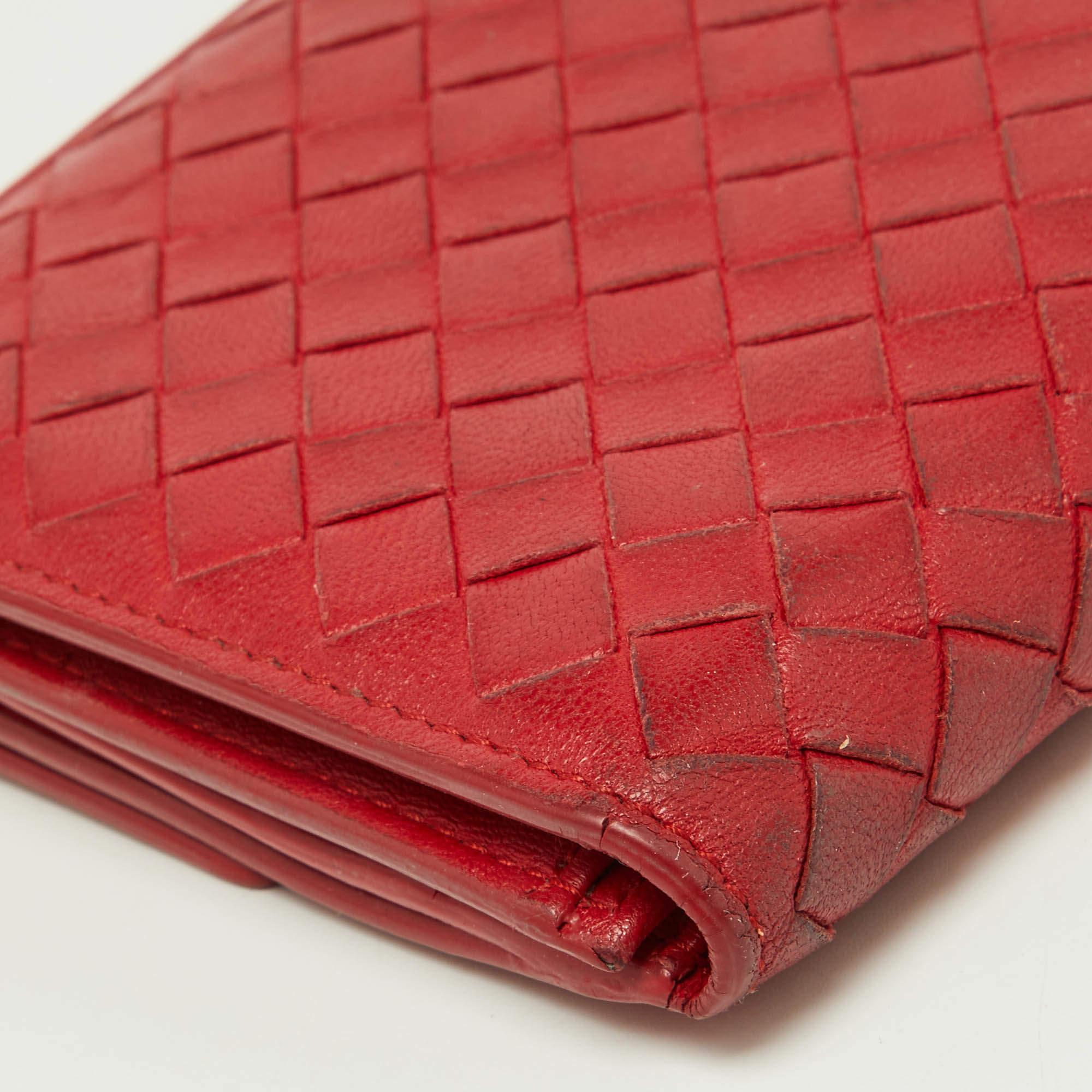 Bottega Veneta Red Intrecciato Leather Flap Continental Wallet For Sale 8