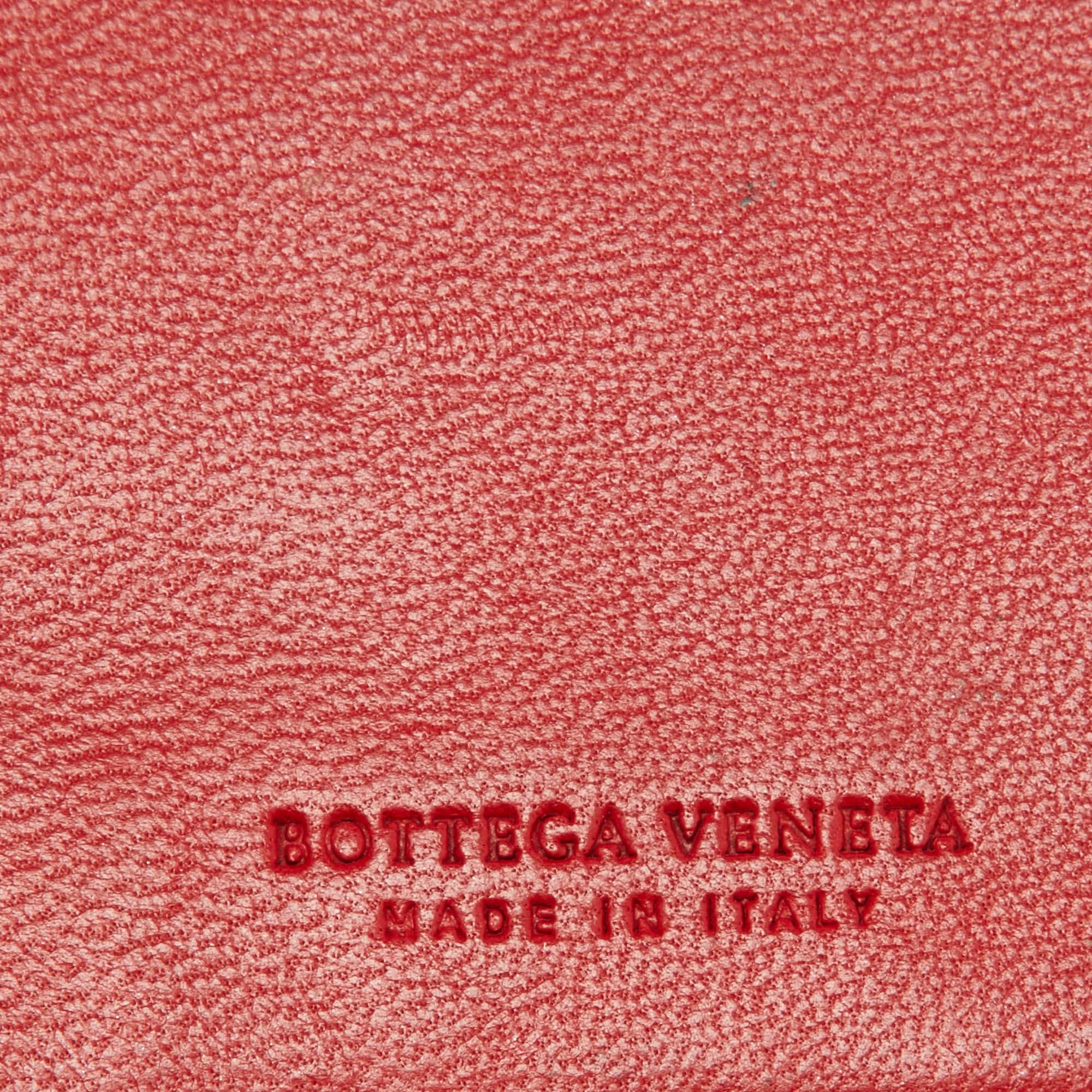 Bottega Veneta Red Intrecciato Leather Flap Continental Wallet For Sale 2