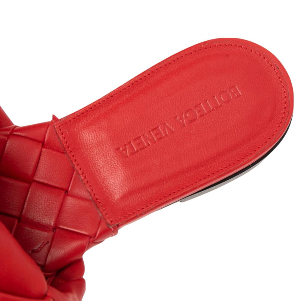 Women's Bottega Veneta Red Intrecciato Leather Flat Slide Sandals Size 37