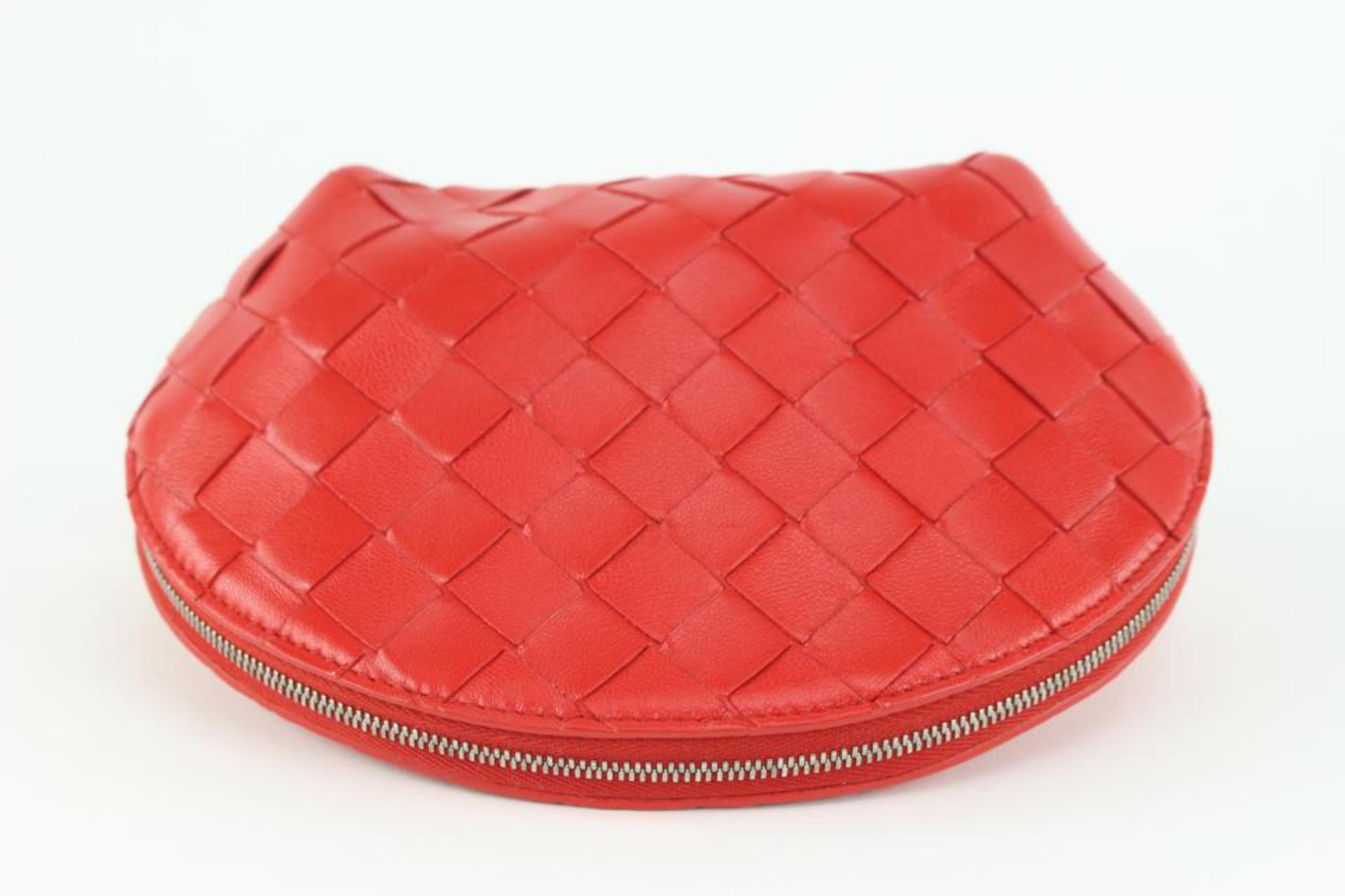 Bottega Veneta Red Intrecciato Leather Oval Cosmetic Pouch Toiletry Case 1123bv3 For Sale 3