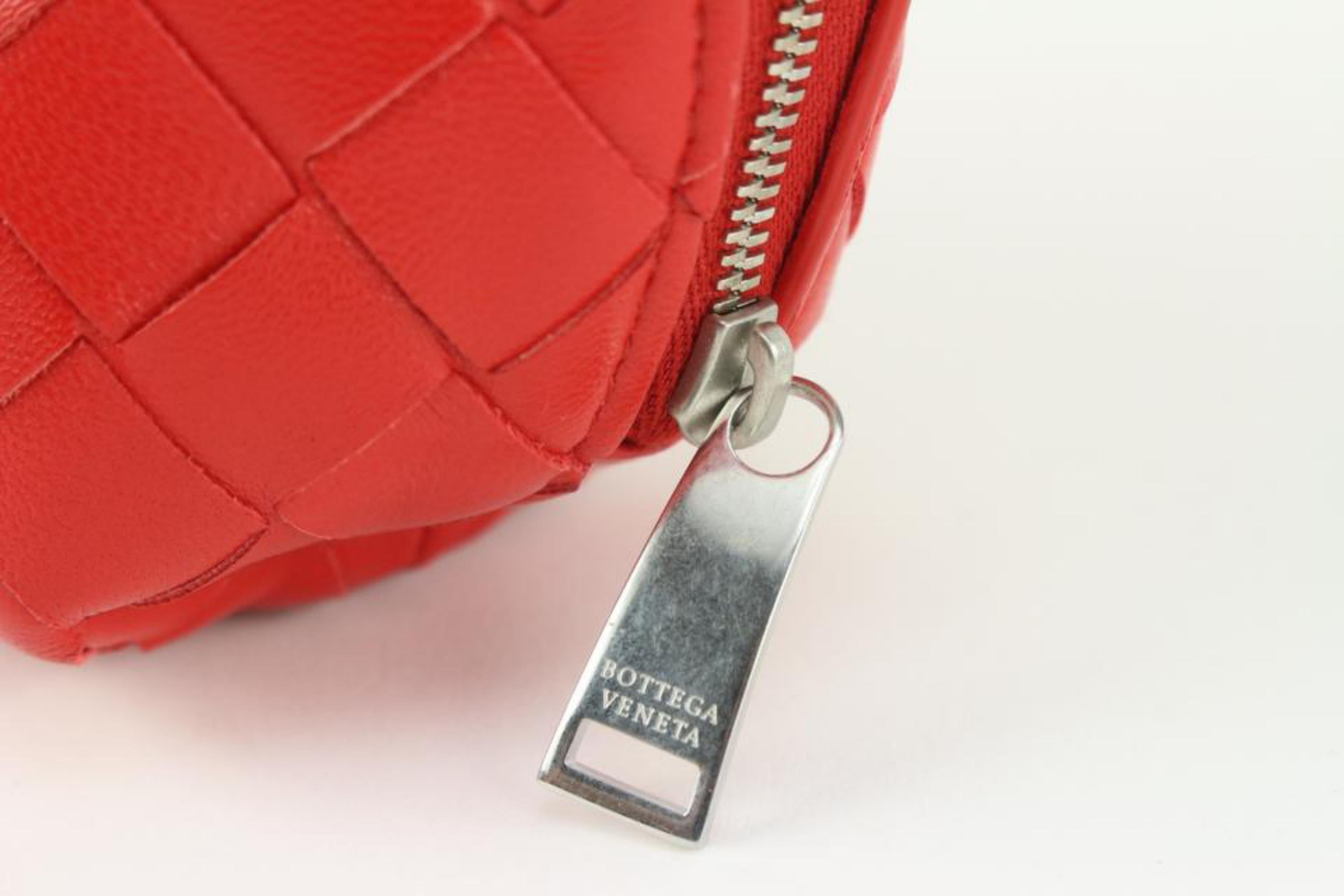 Bottega Veneta Red Intrecciato Leather Oval Cosmetic Pouch Toiletry Case 1123bv3 For Sale 4