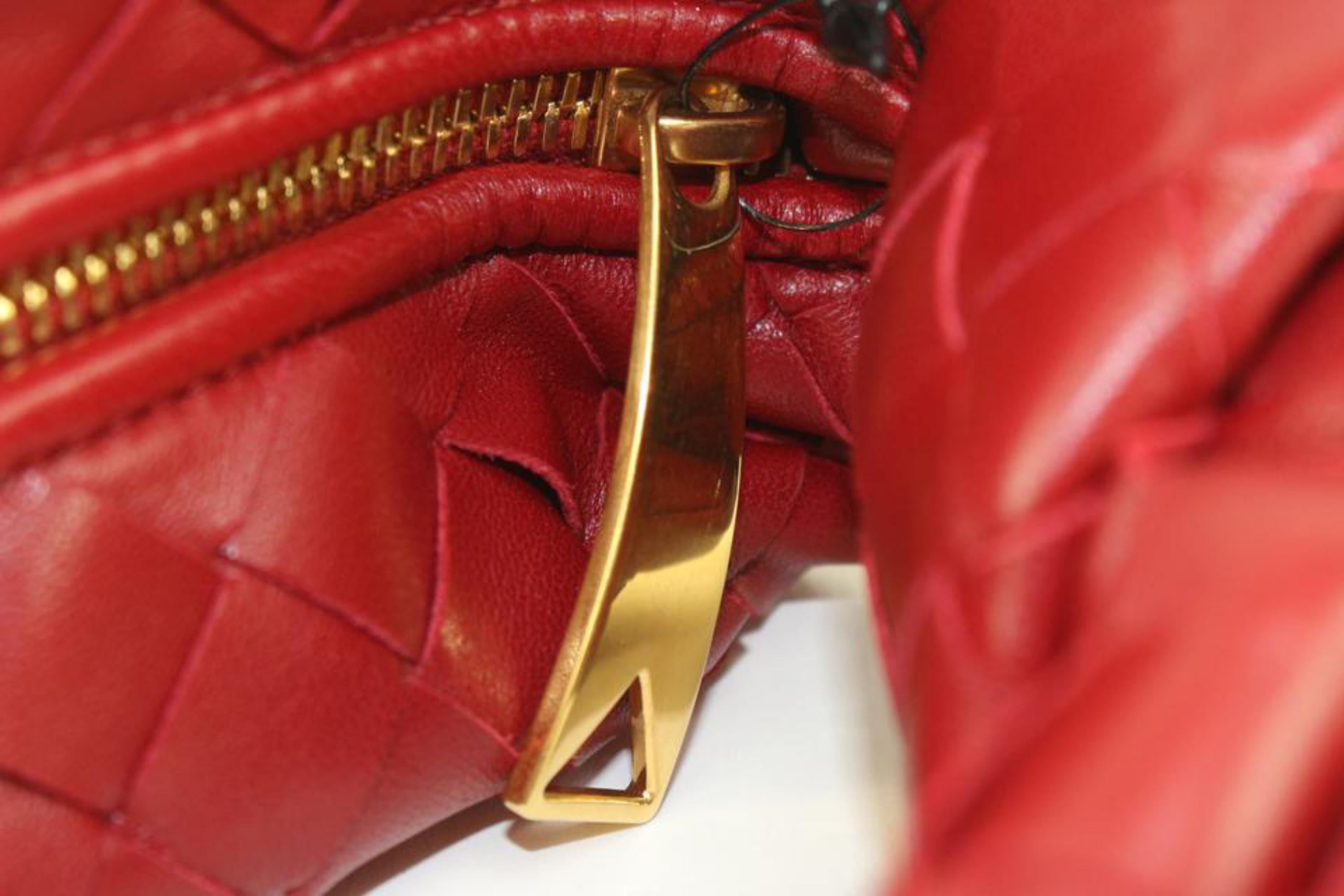 Bottega Veneta Red Intrecciato Leather The Mini Jodie Hobo Bag 1123bv36 In New Condition In Dix hills, NY
