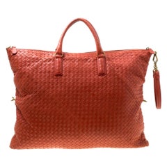 Bottega Veneta - Fourre-tout convertible en cuir nappa Intrecciato rouge