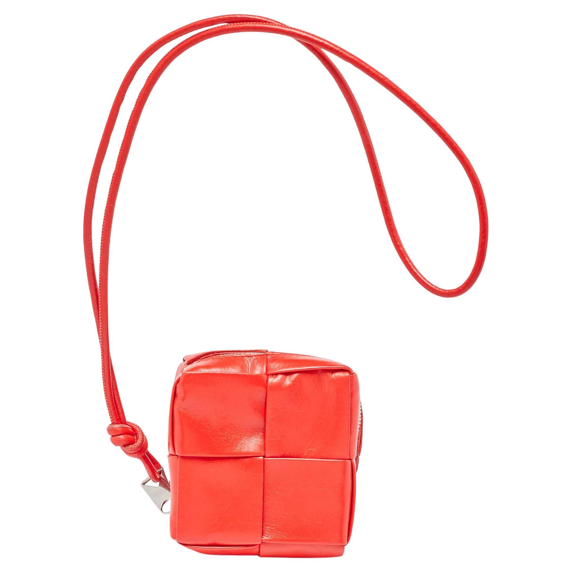 Bottega Veneta Rotes Leder Portemonnaie mit Reißverschluss